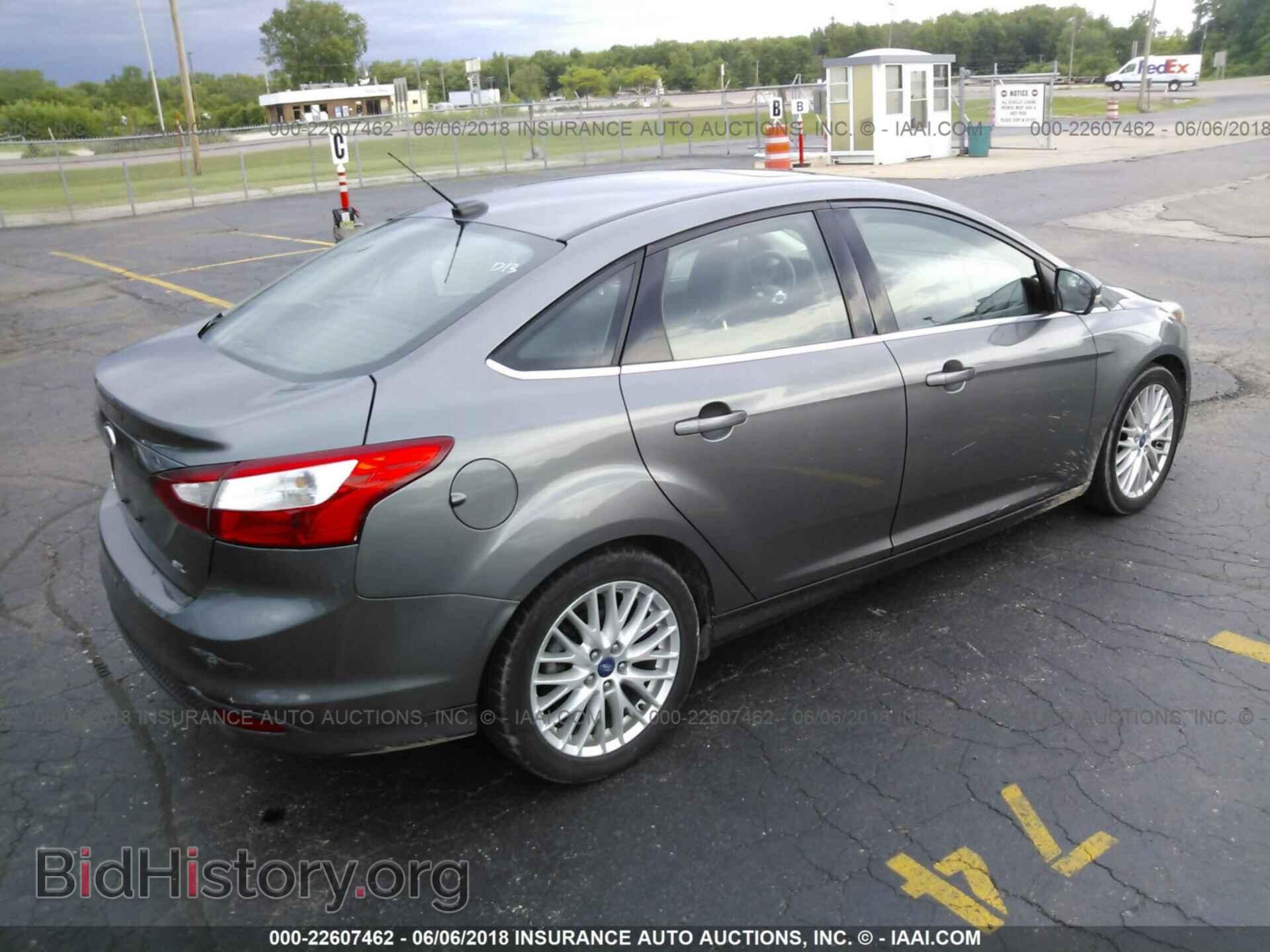 2012 Ford Focus - VIN: 1FAHP3H21CL106276 - Photo 4
