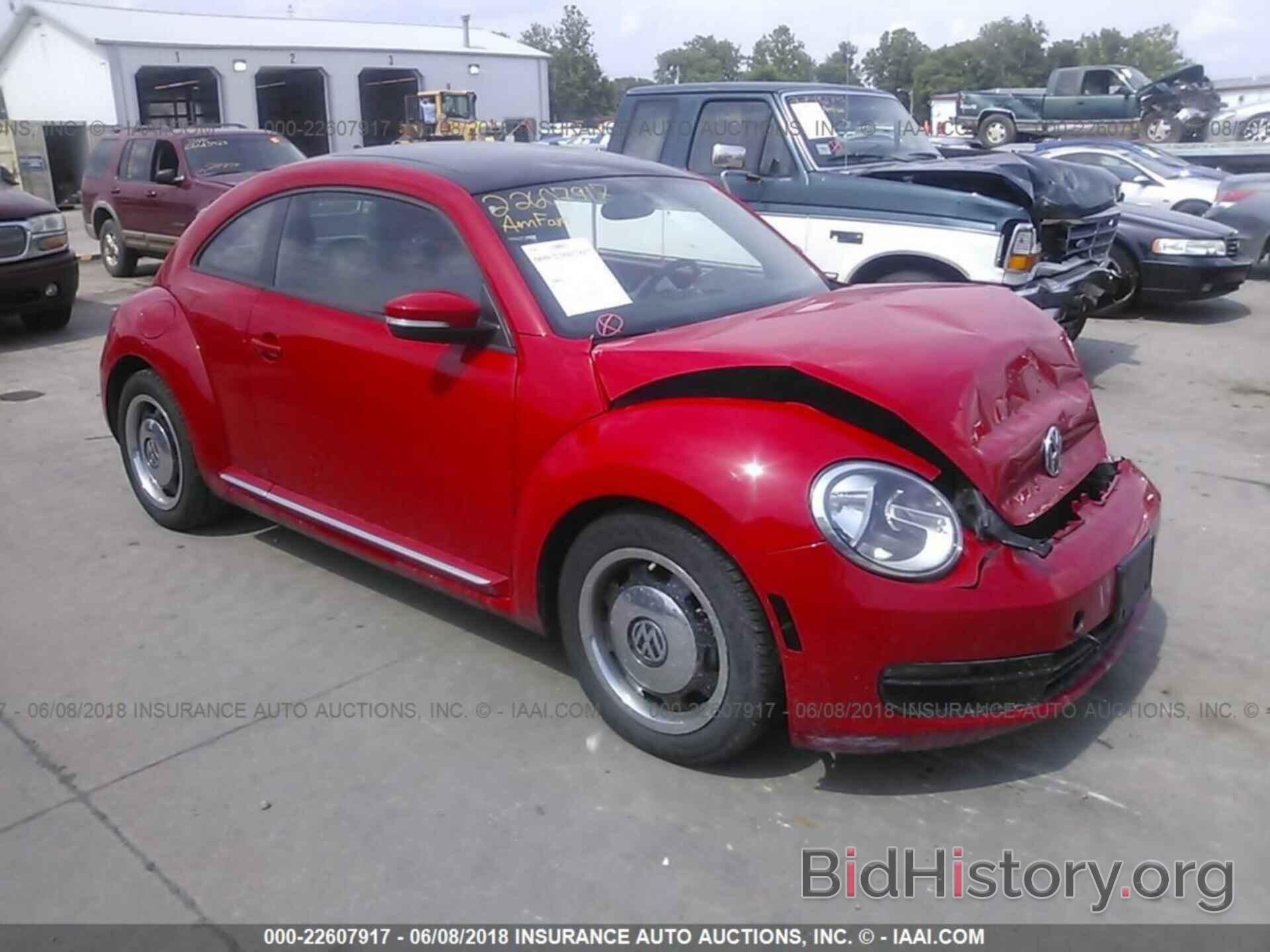 Photo 3VWJX7AT5DM637385 - Volkswagen Beetle 2013