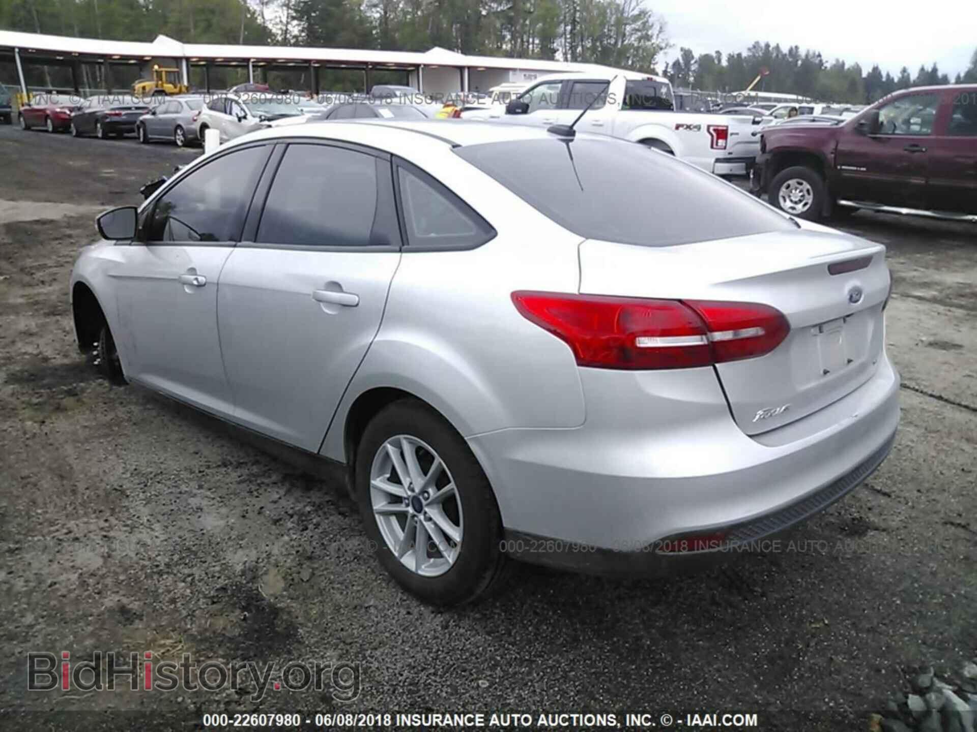 2017 Ford Focus - VIN: 1FADP3F24HL344695 - Фото 3