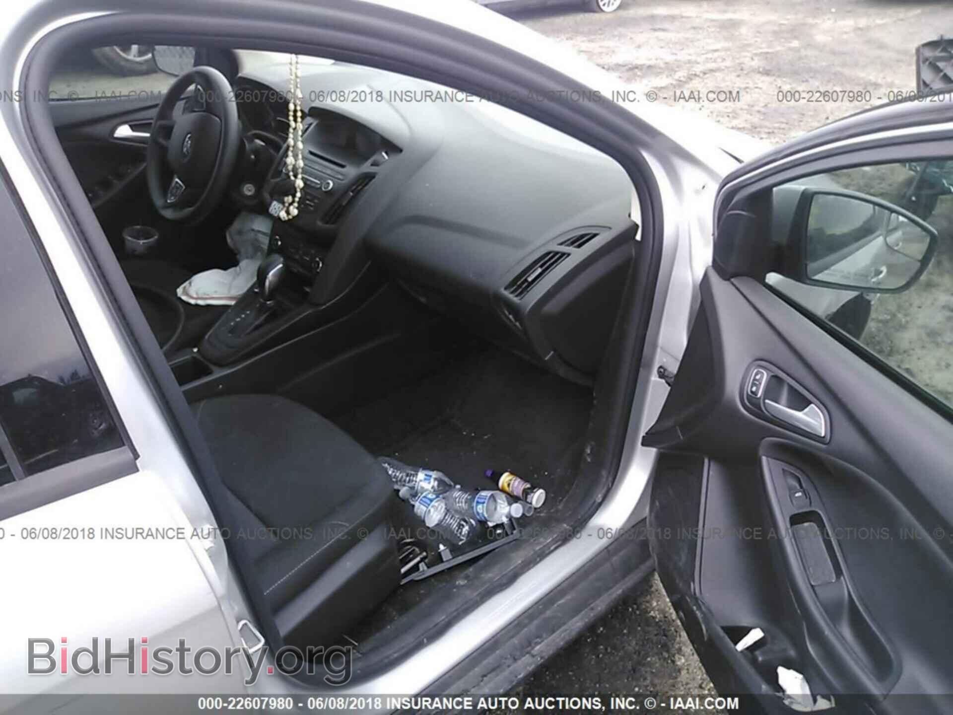 2017 Ford Focus - VIN: 1FADP3F24HL344695 - Фото 5