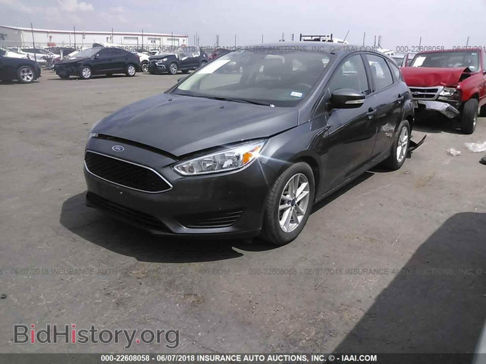 2017 Ford Focus - VIN: 1FADP3K23HL232752 - Фото 2