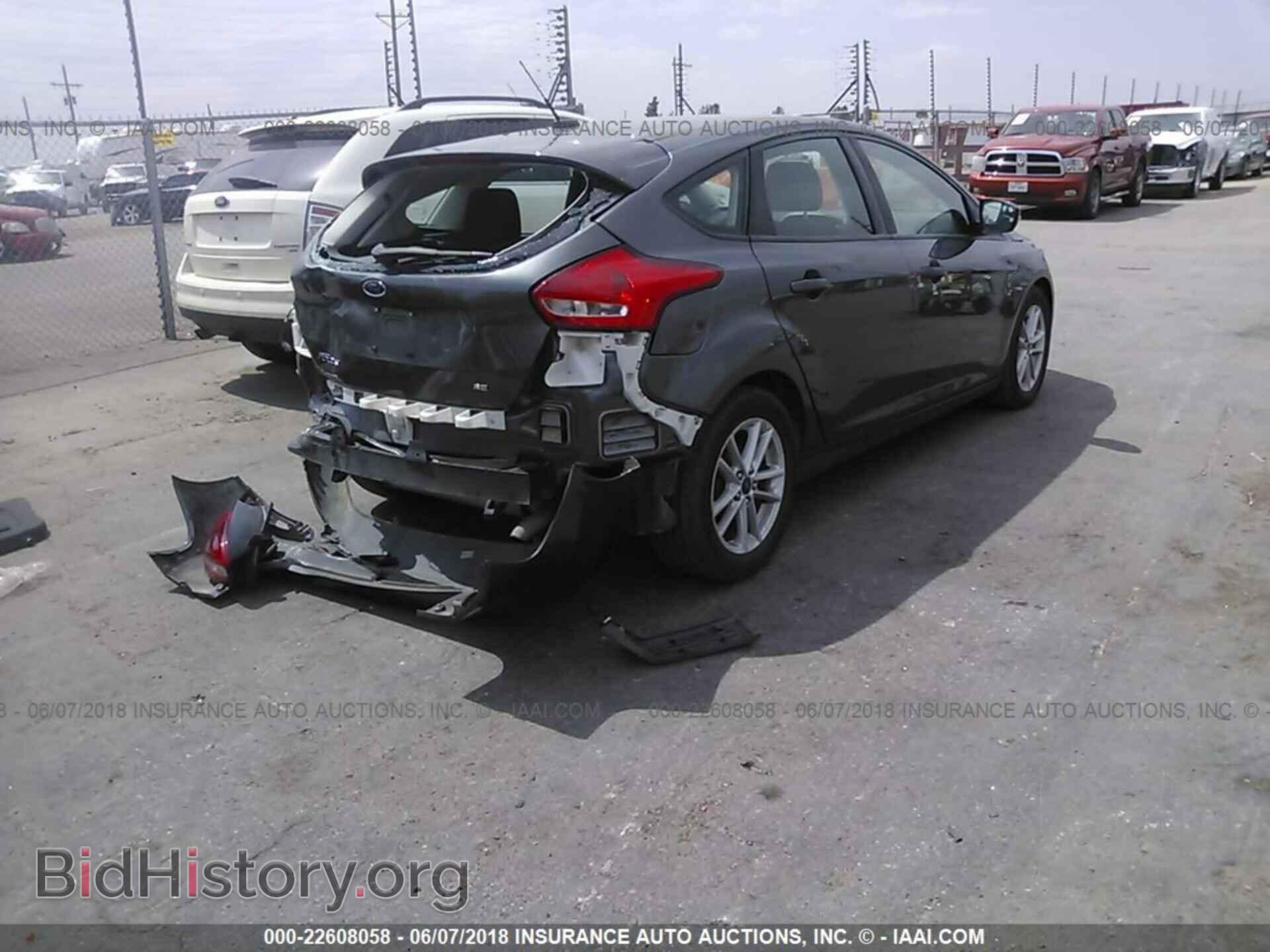 2017 Ford Focus - VIN: 1FADP3K23HL232752 - Фото 4