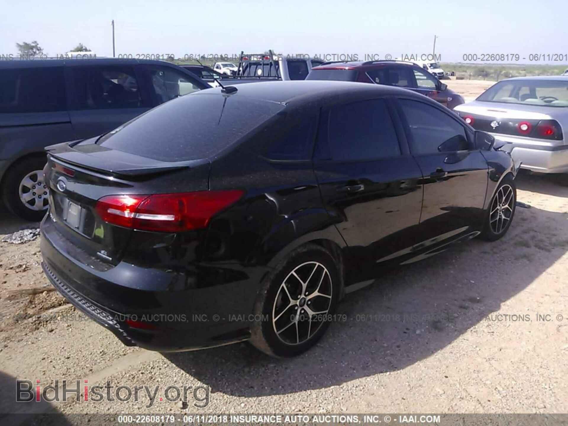 2015 Ford Focus - VIN: 1FADP3F22FL384965 - Фото 4