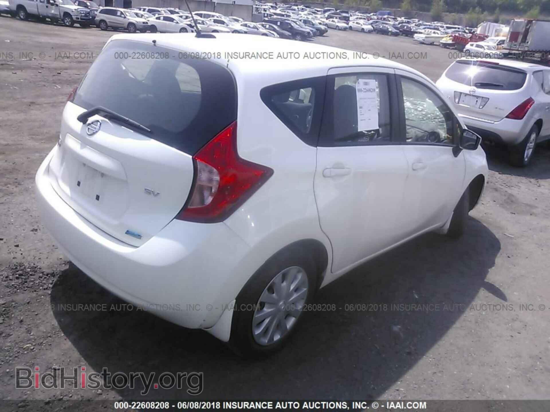 2015 Nissan Versa note - VIN: 3N1CE2CP9FL441112 - Photo 4