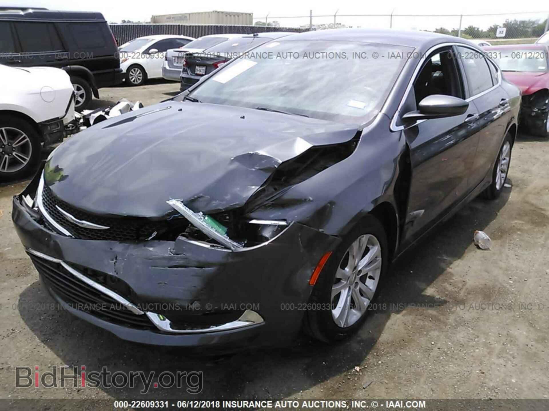 2015 Chrysler 200 - VIN: 1C3CCCABXFN575504 - Фото 2