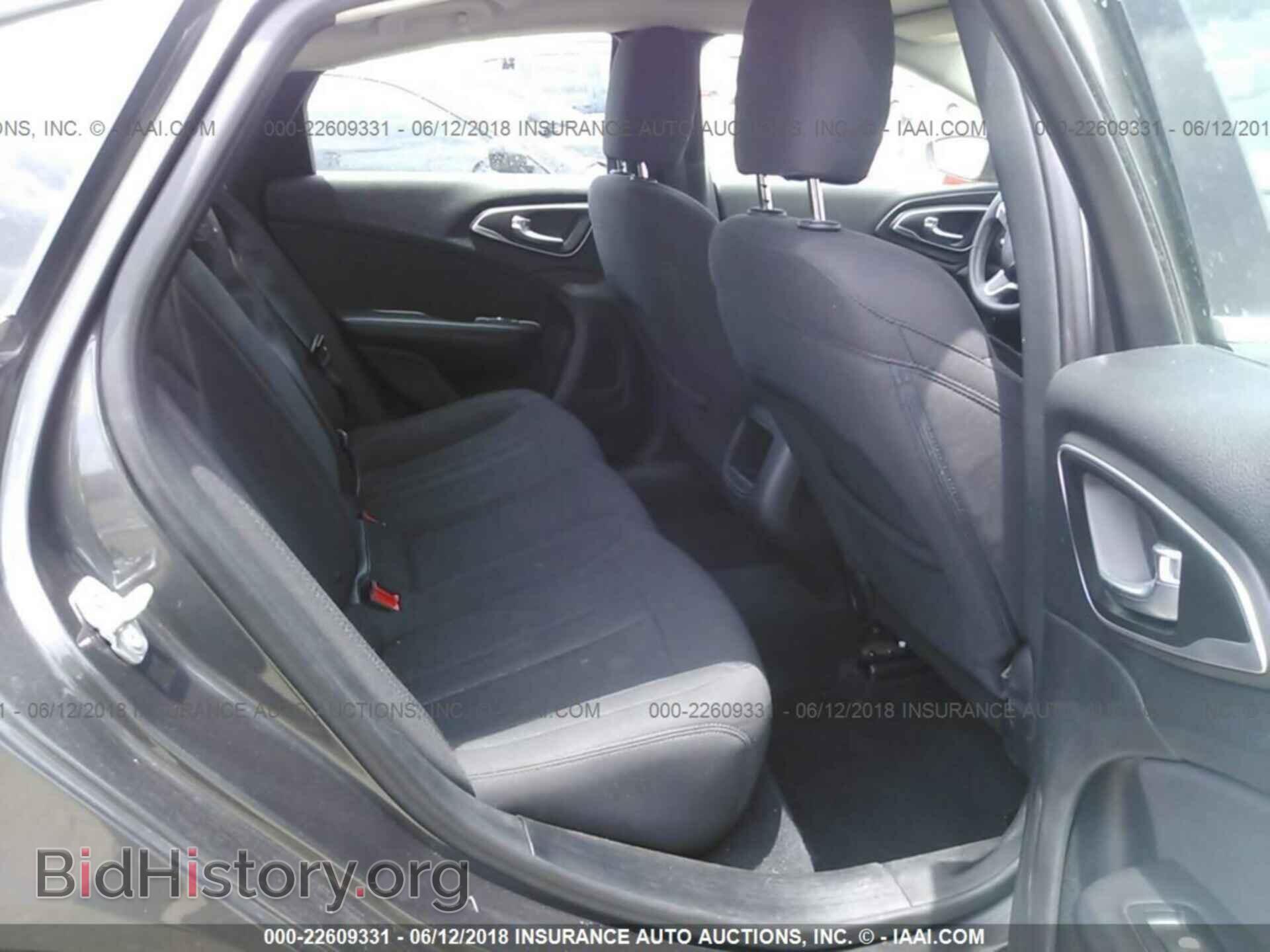 2015 Chrysler 200 - VIN: 1C3CCCABXFN575504 - Фото 8
