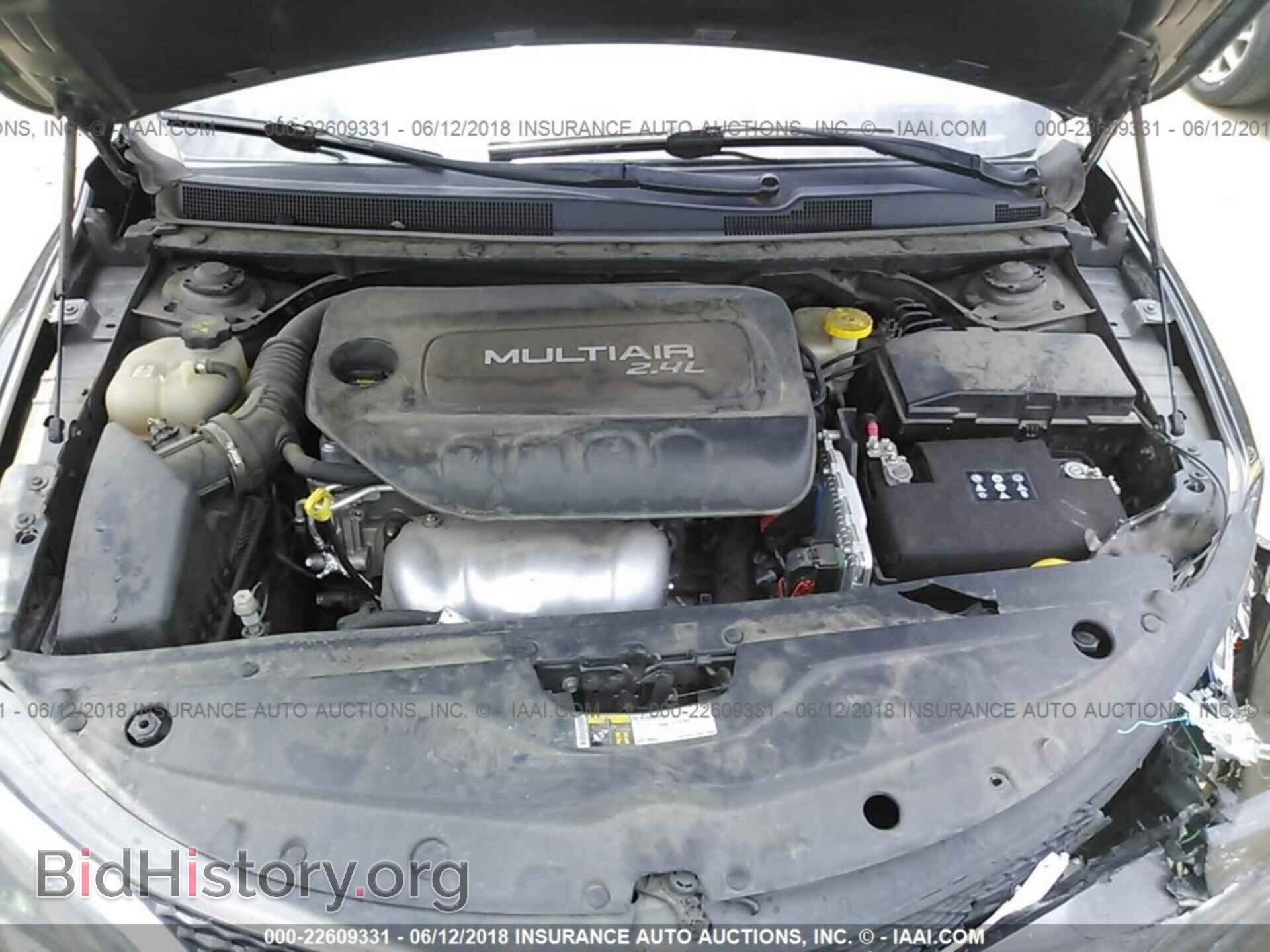2015 Chrysler 200 - VIN: 1C3CCCABXFN575504 - Фото 10