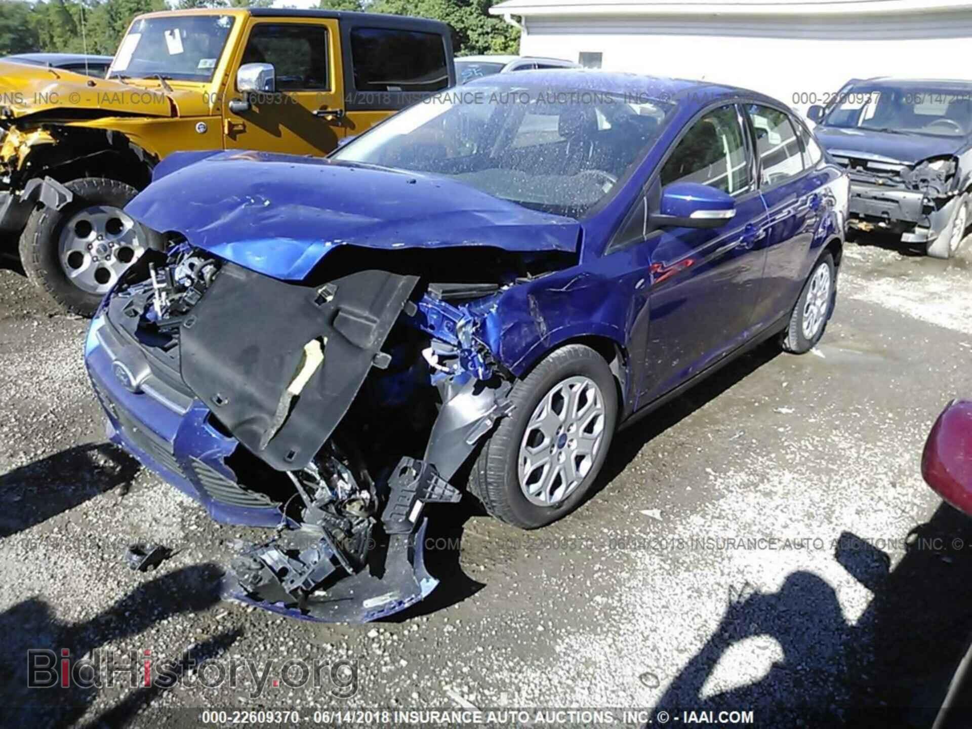 2012 Ford Focus - VIN: 1FAHP3F21CL275958 - Photo 2