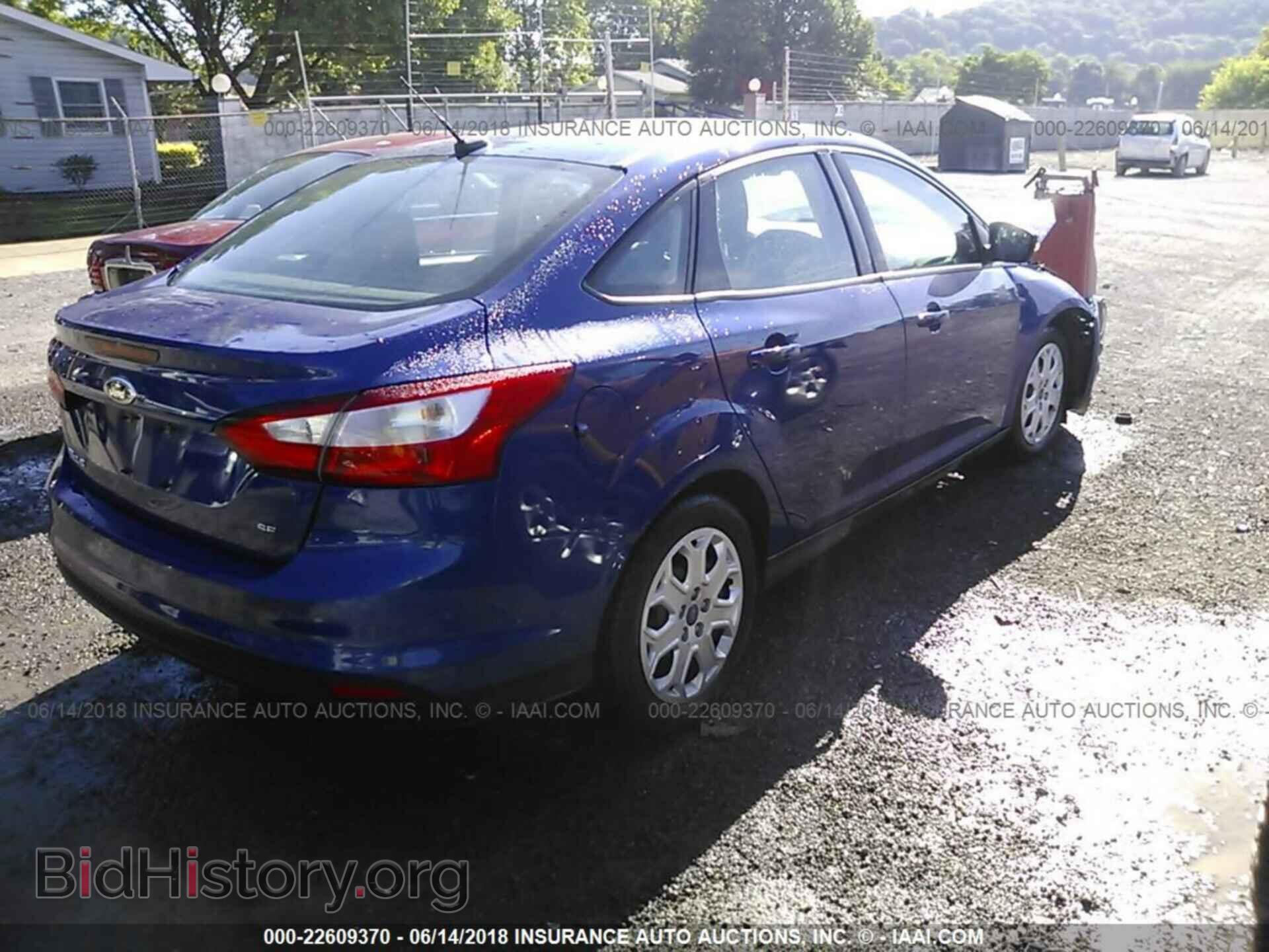 2012 Ford Focus - VIN: 1FAHP3F21CL275958 - Photo 4