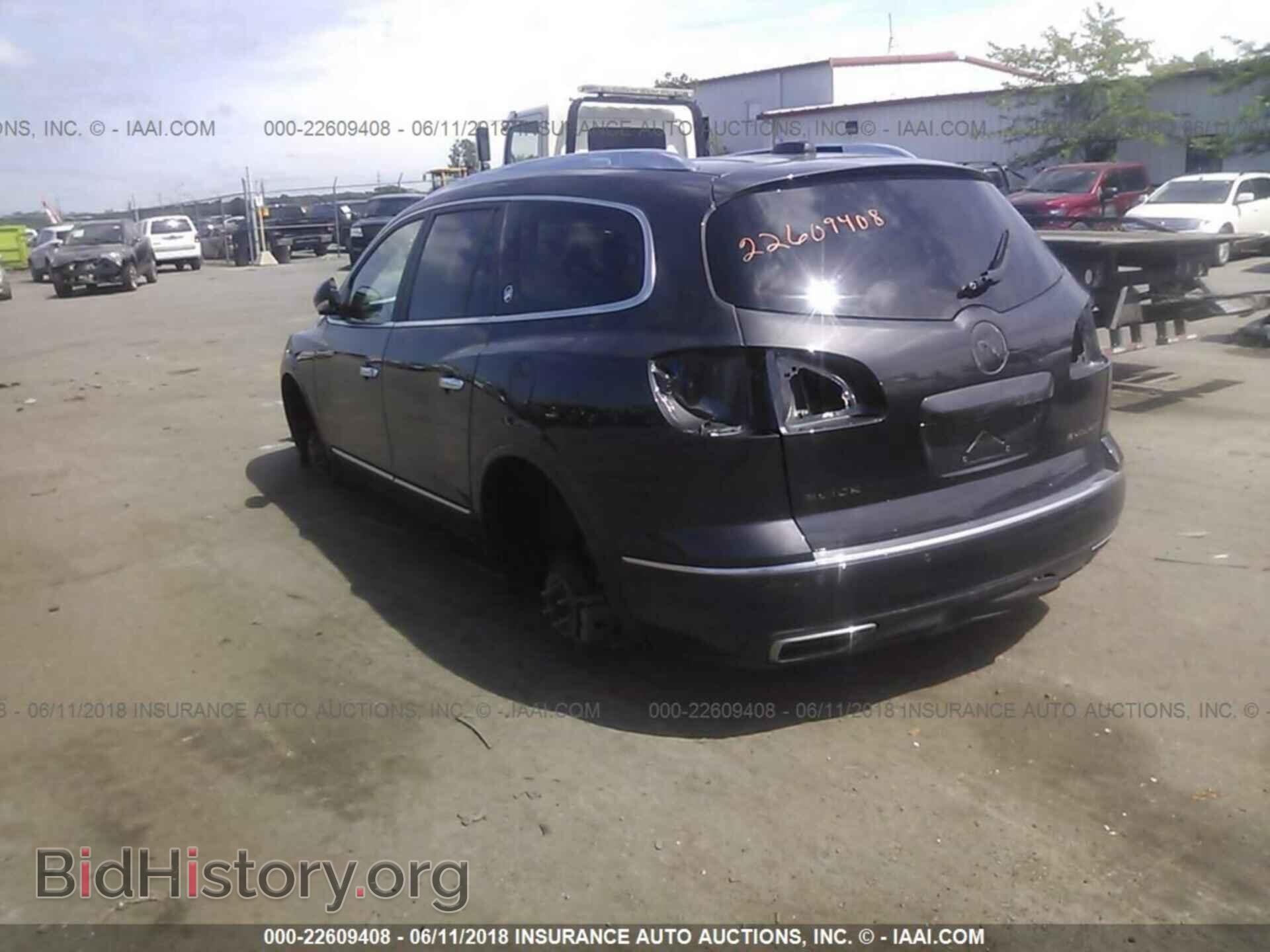 2017 Buick Enclave - VIN: 5GAKRBKD6HJ164774 - Photo 3