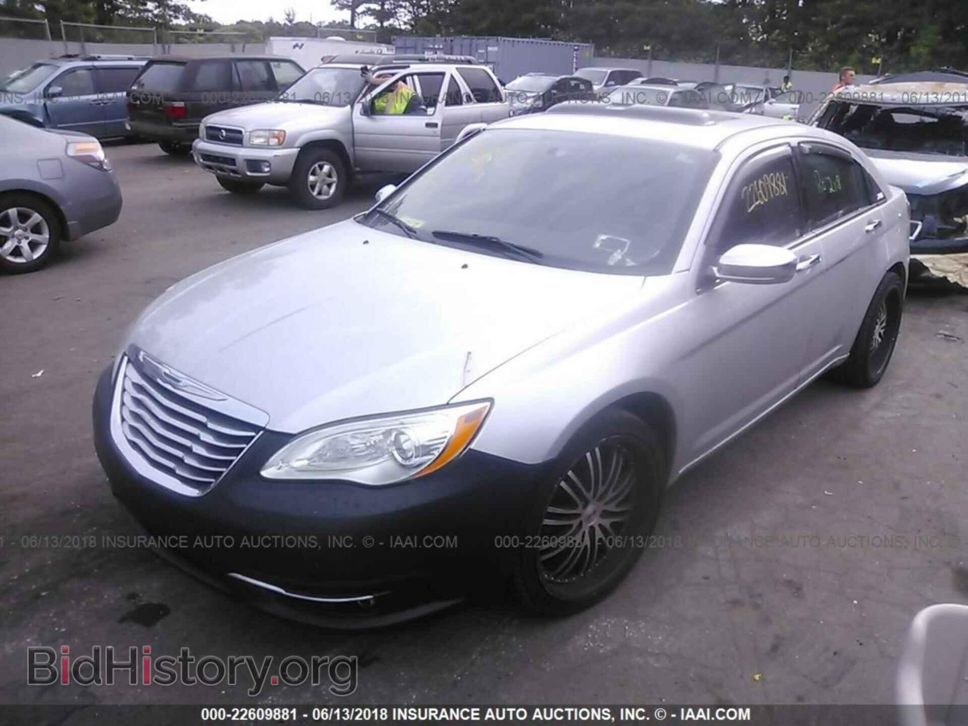 2012 CHRYSLER 200 - VIN: 1C3CCBCB6CN278975 - Фото 2