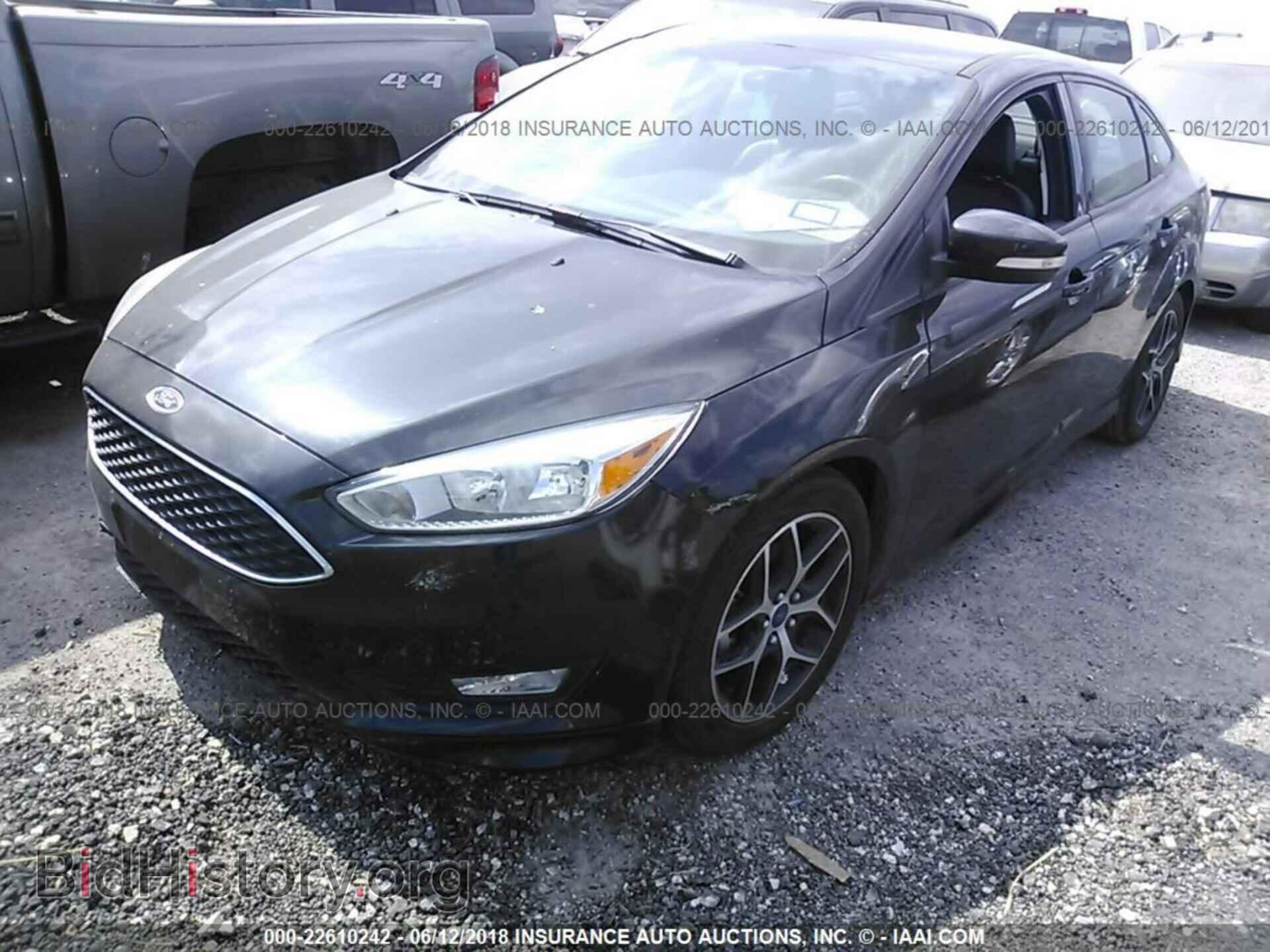 2016 Ford Focus - VIN: 1FADP3F24GL398576 - Фото 2