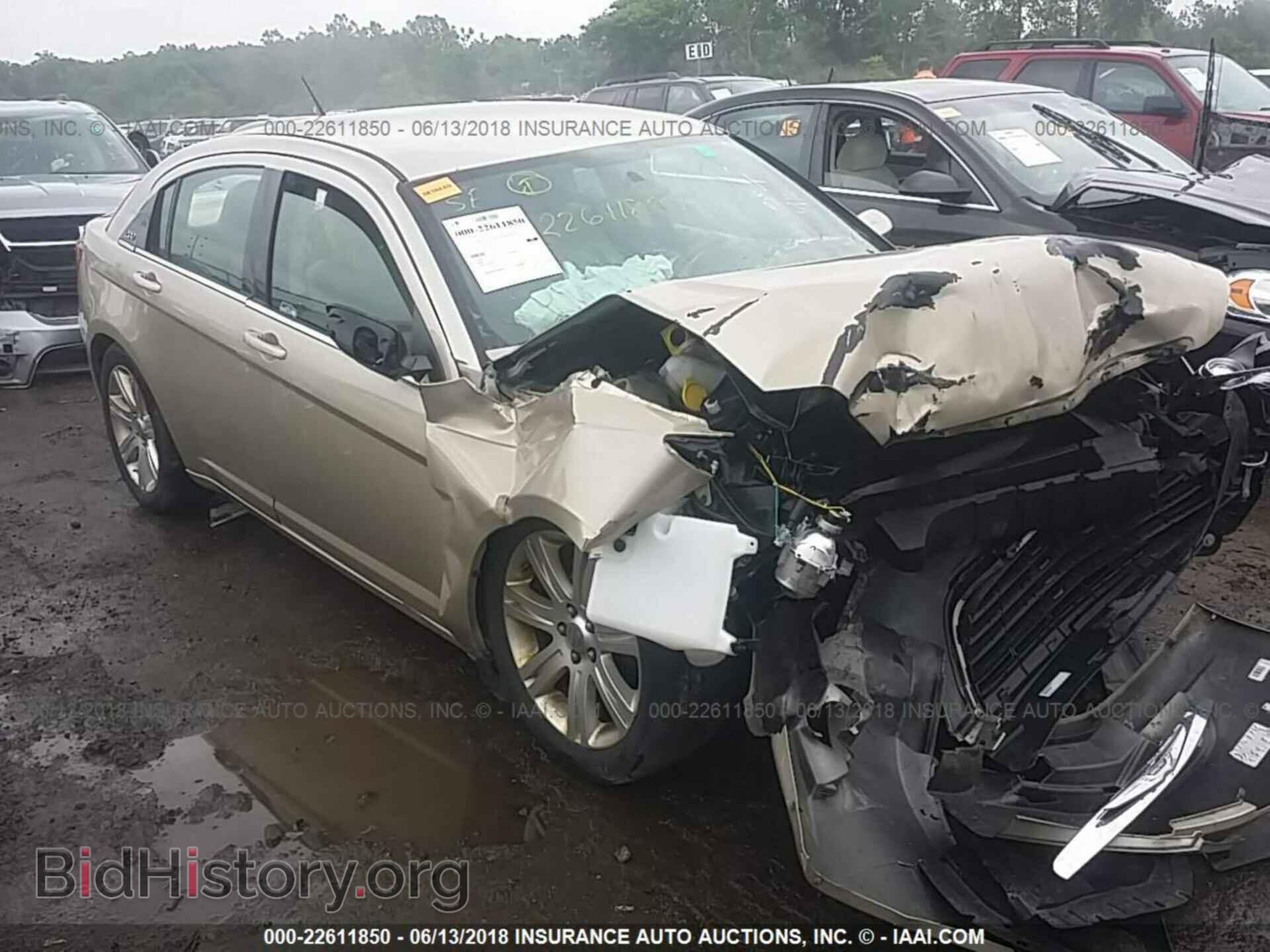 Photo 1C3CCBAB2DN698236 - Chrysler 200 2013