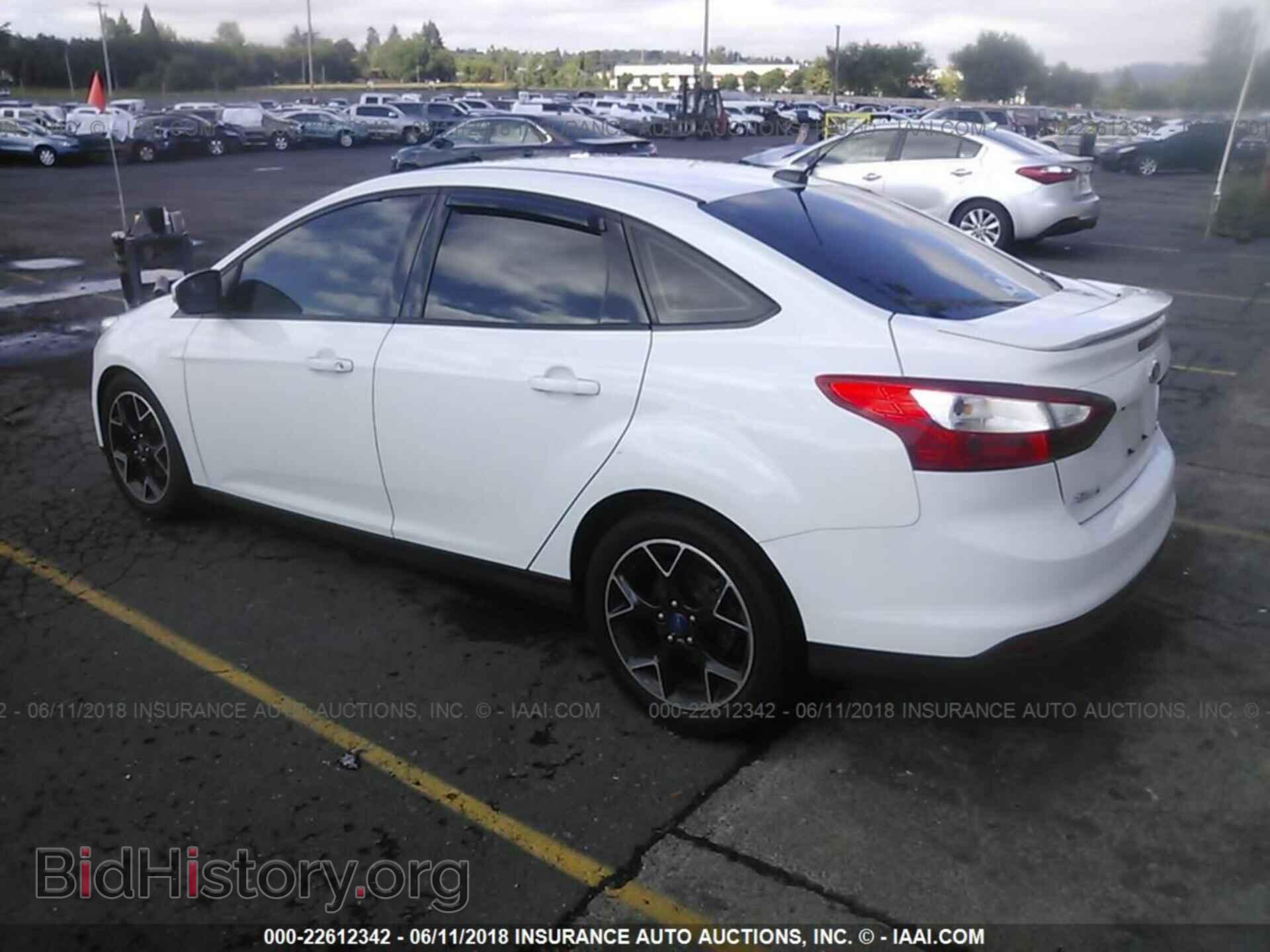 2012 Ford Focus - VIN: 1FAHP3F20CL216058 - Photo 3