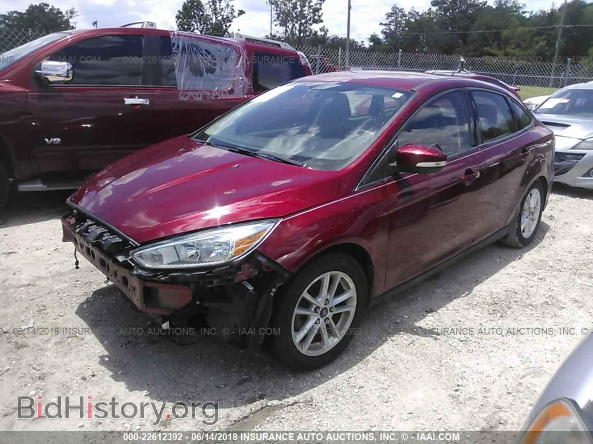 2015 Ford Focus - VIN: 1FADP3F26FL238682 - Фото 2