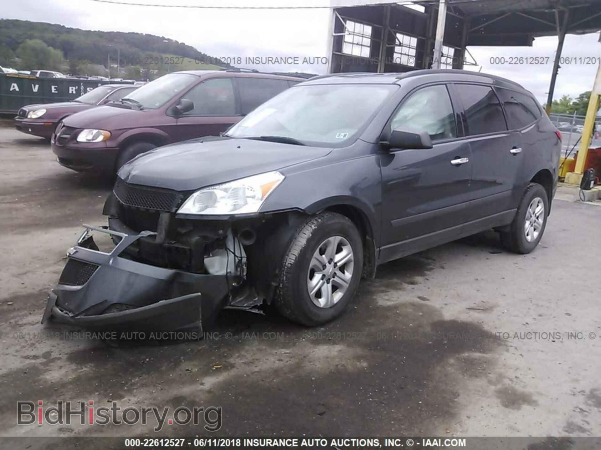 2012 Chevrolet Traverse - VIN: 1GNKREED4CJ362443 - Фото 2