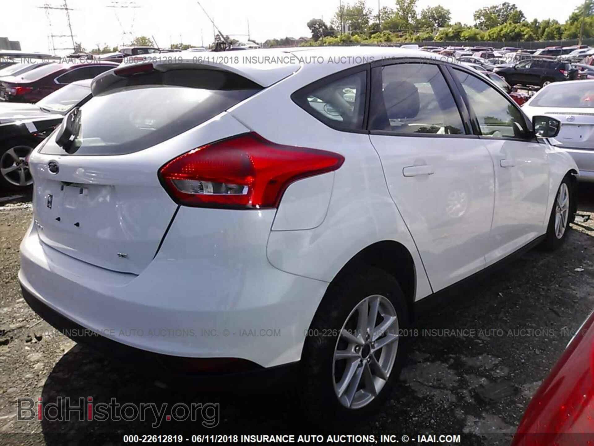 2017 Ford Focus - VIN: 1FADP3K21HL336043 - Photo 4