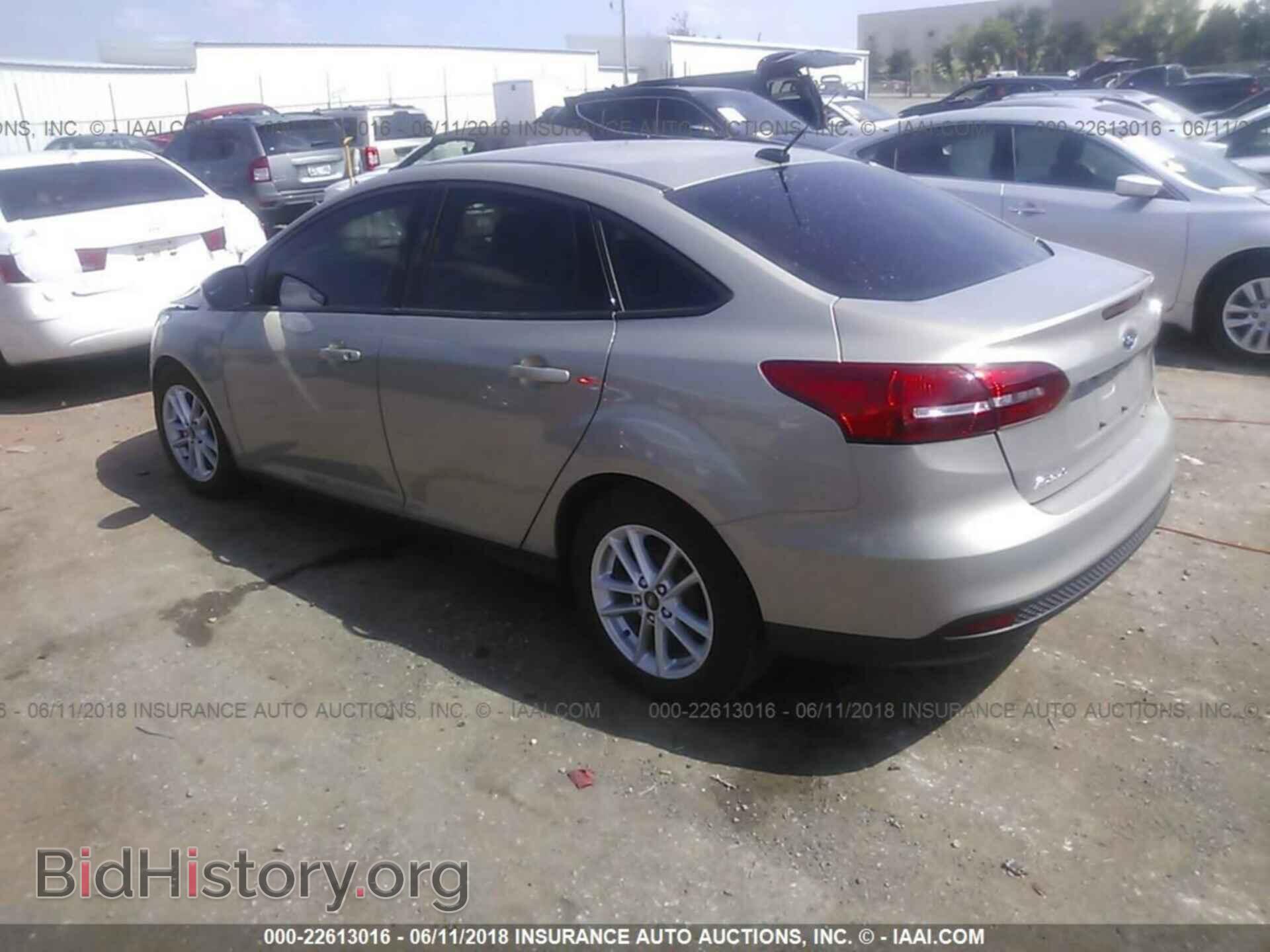 2016 Ford Focus - VIN: 1FADP3F20GL252904 - Фото 3