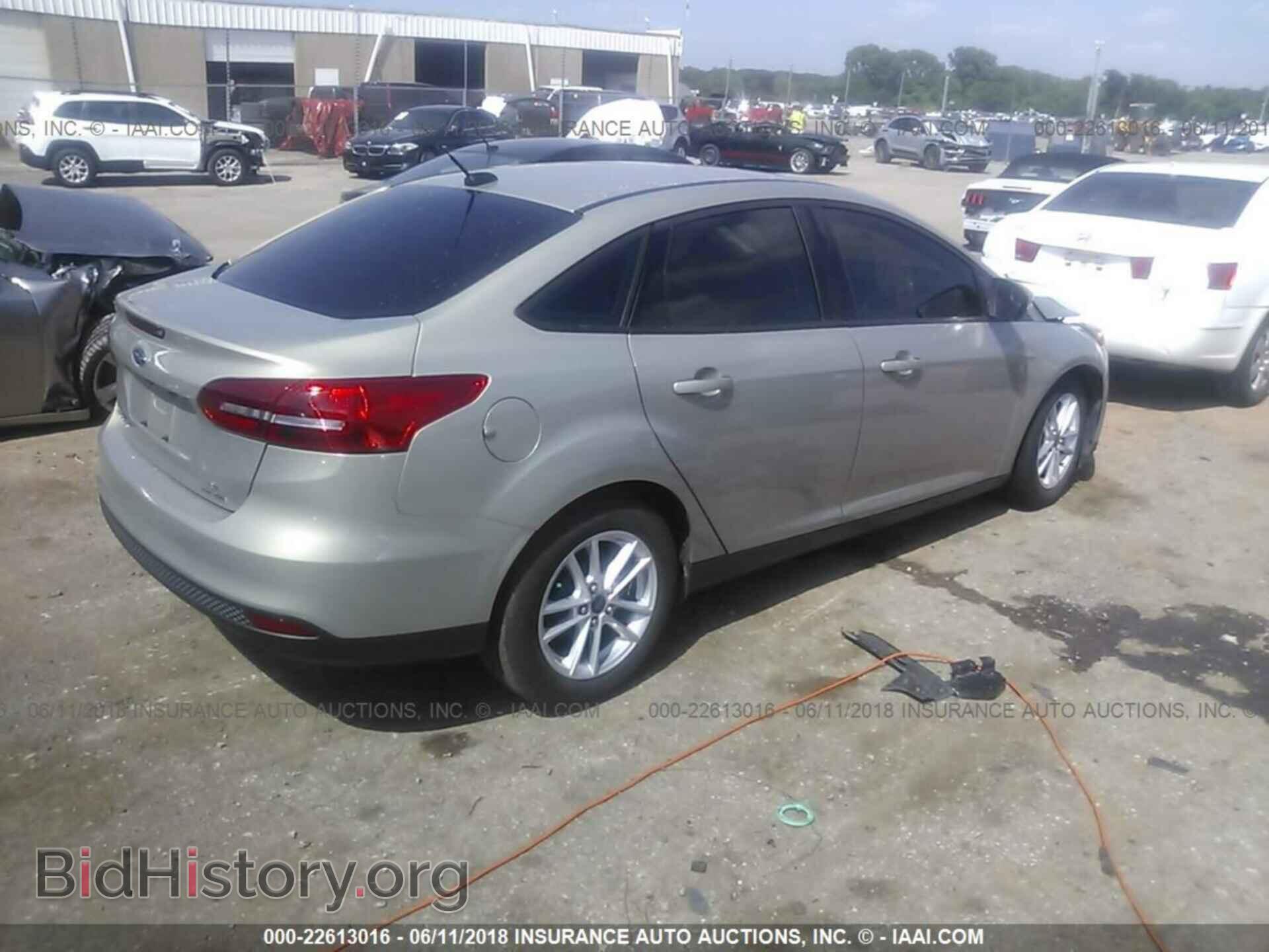2016 Ford Focus - VIN: 1FADP3F20GL252904 - Фото 4