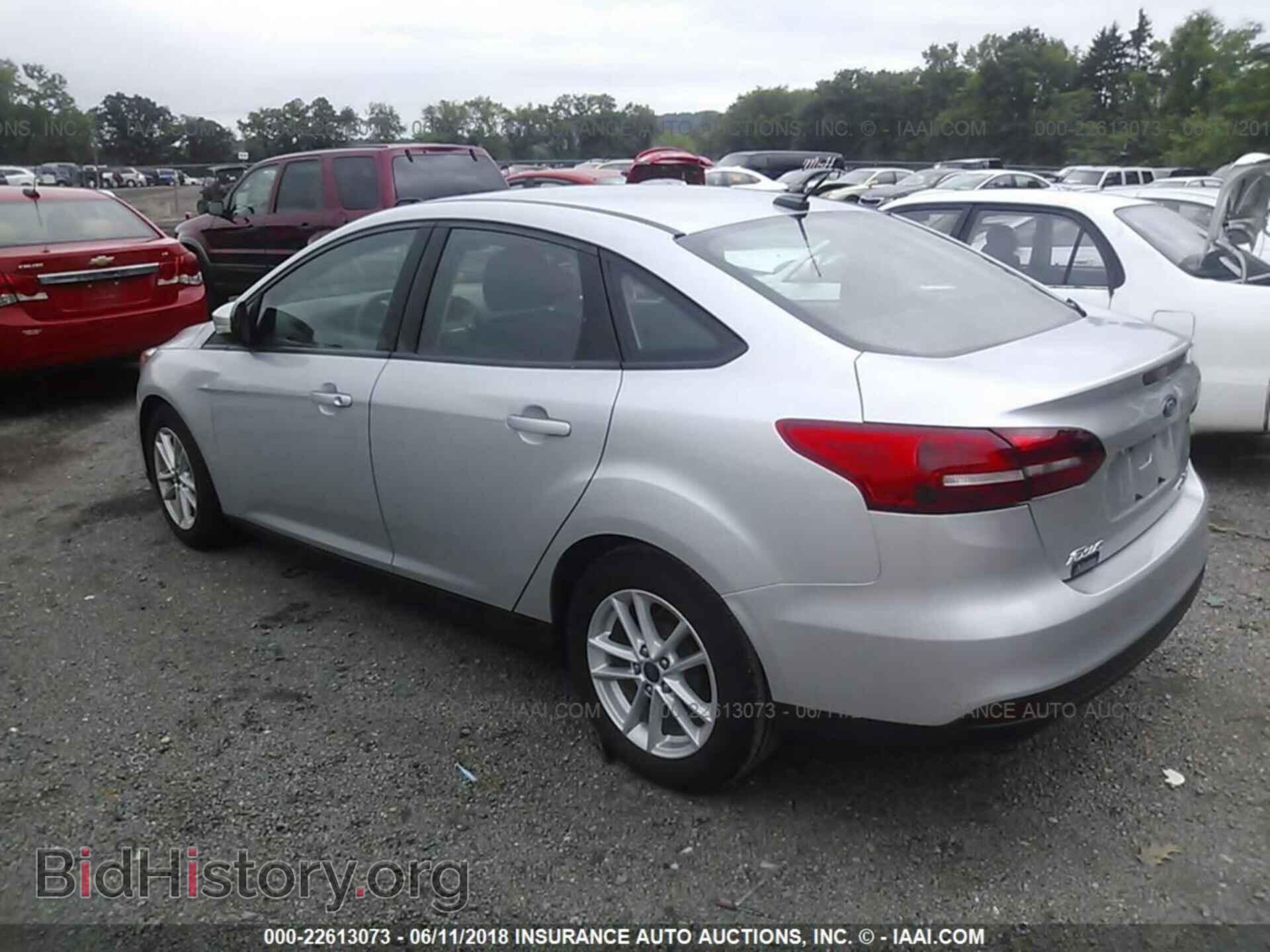 2016 Ford Focus - VIN: 1FADP3F21GL398017 - Photo 3