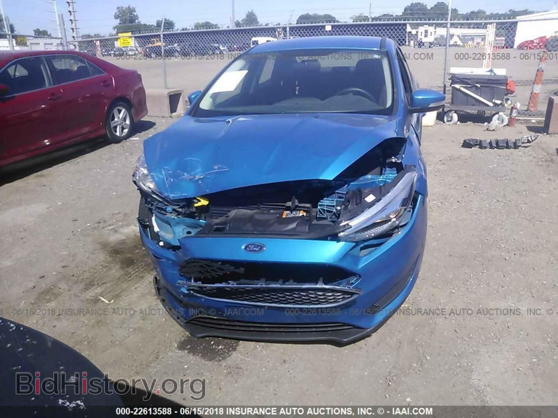 2016 Ford Focus - VIN: 1FADP3F20GL378177 - Photo 6