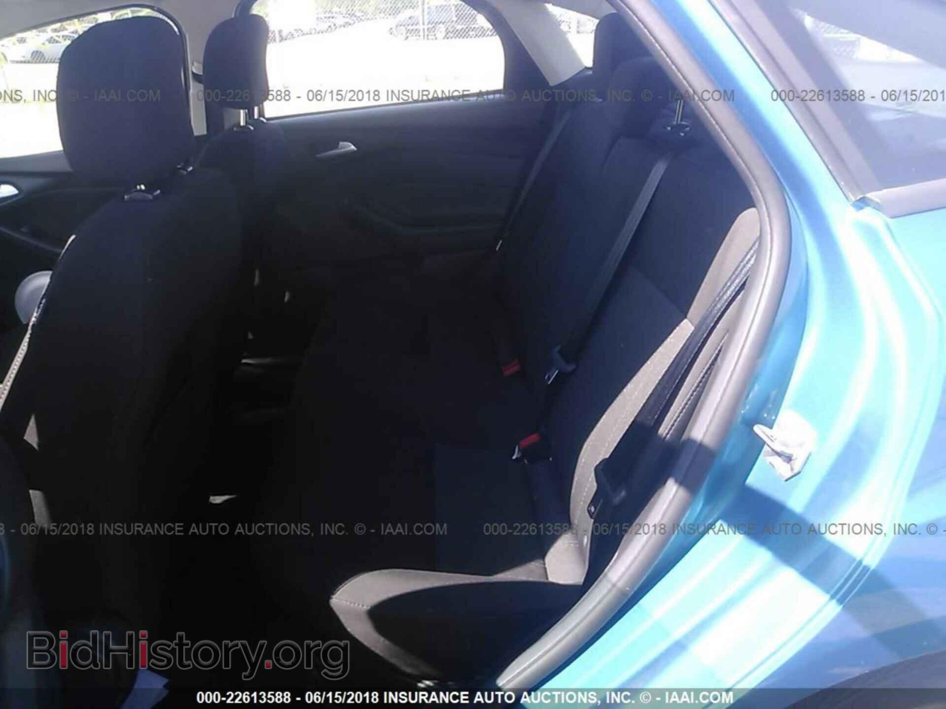 2016 Ford Focus - VIN: 1FADP3F20GL378177 - Photo 8