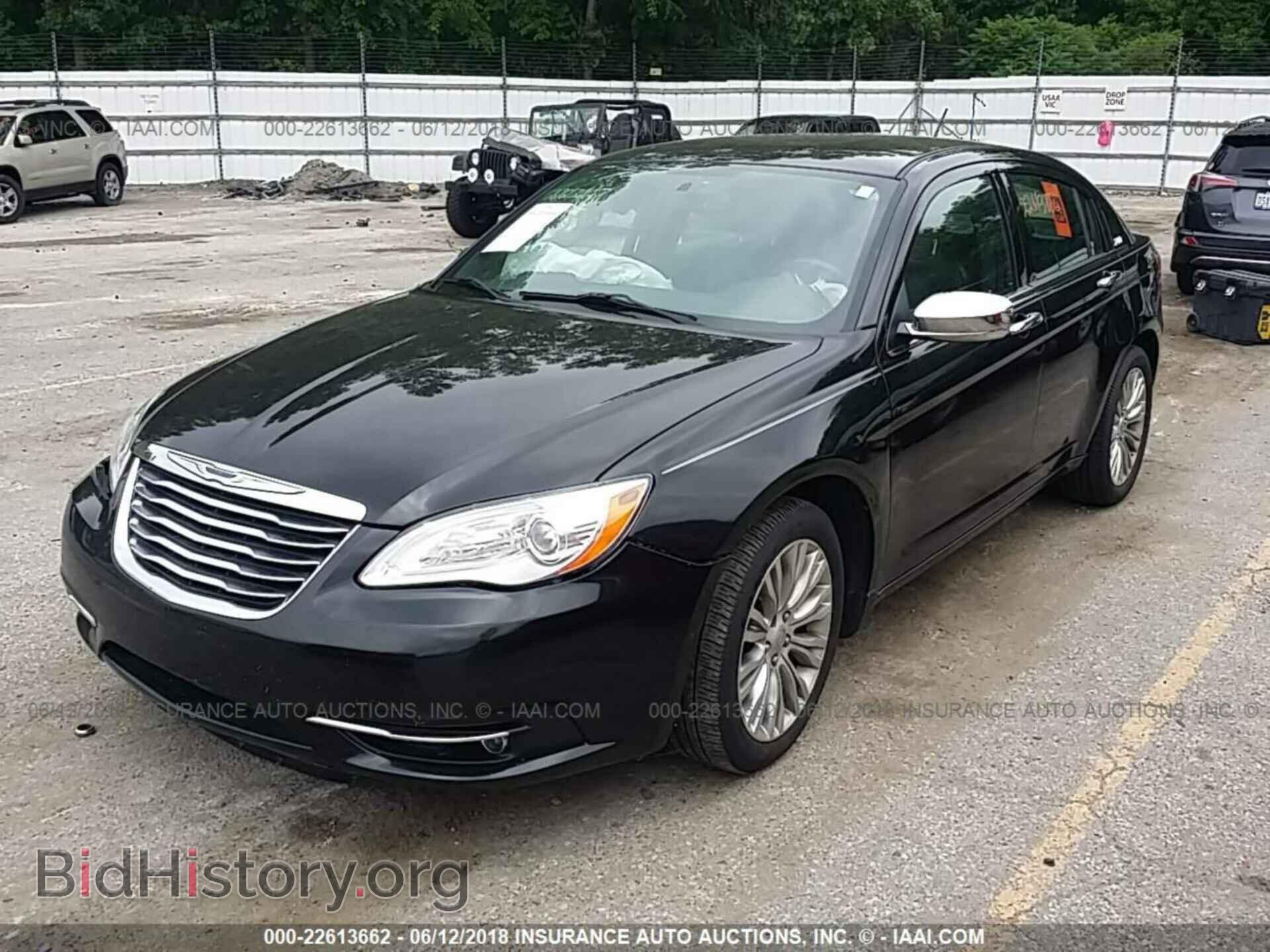 2012 CHRYSLER 200 - VIN: 1C3CCBCB1CN303961 - Photo 2