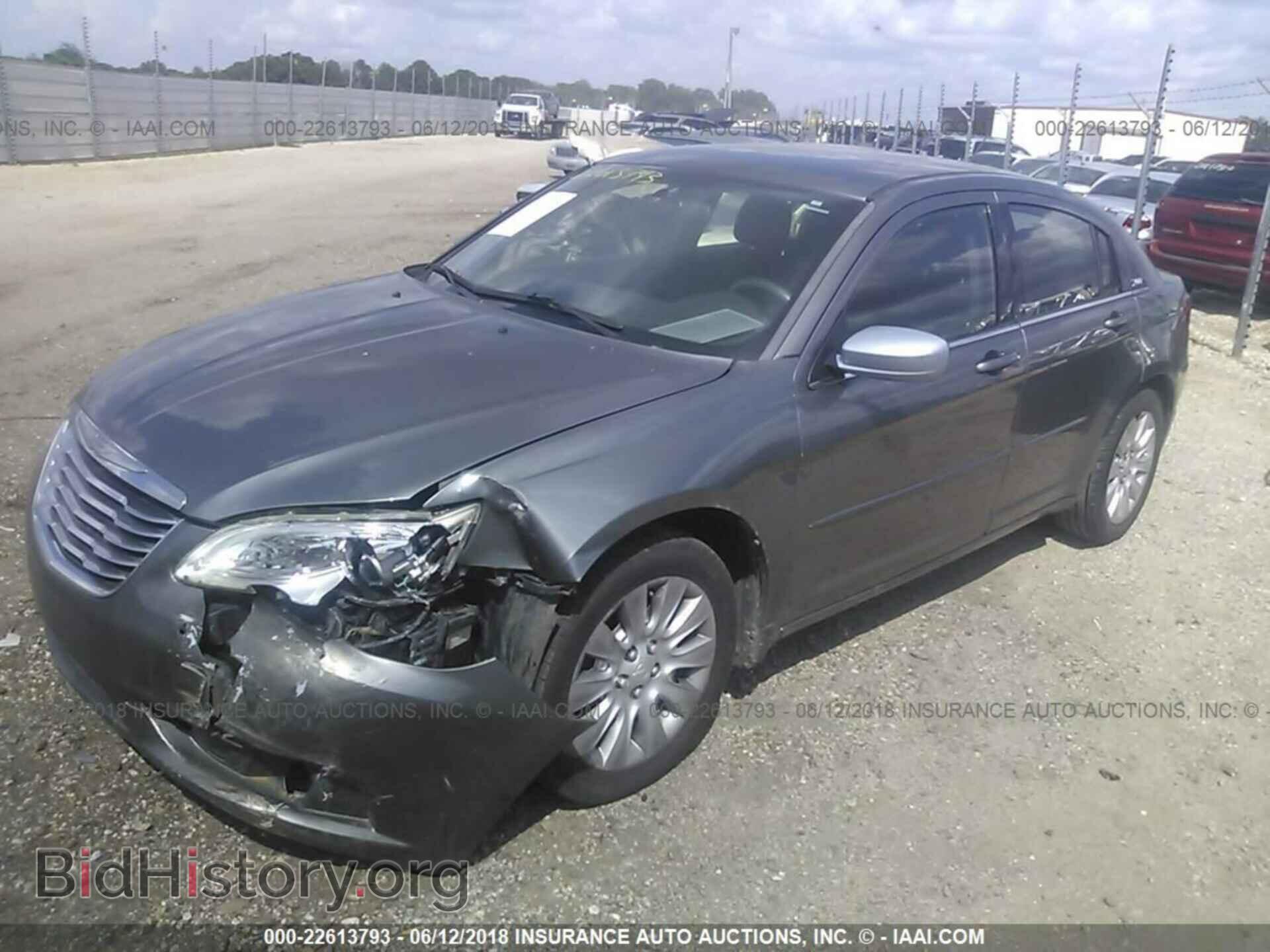 2012 Chrysler 200 - VIN: 1C3CCBAB3CN201998 - Фото 2