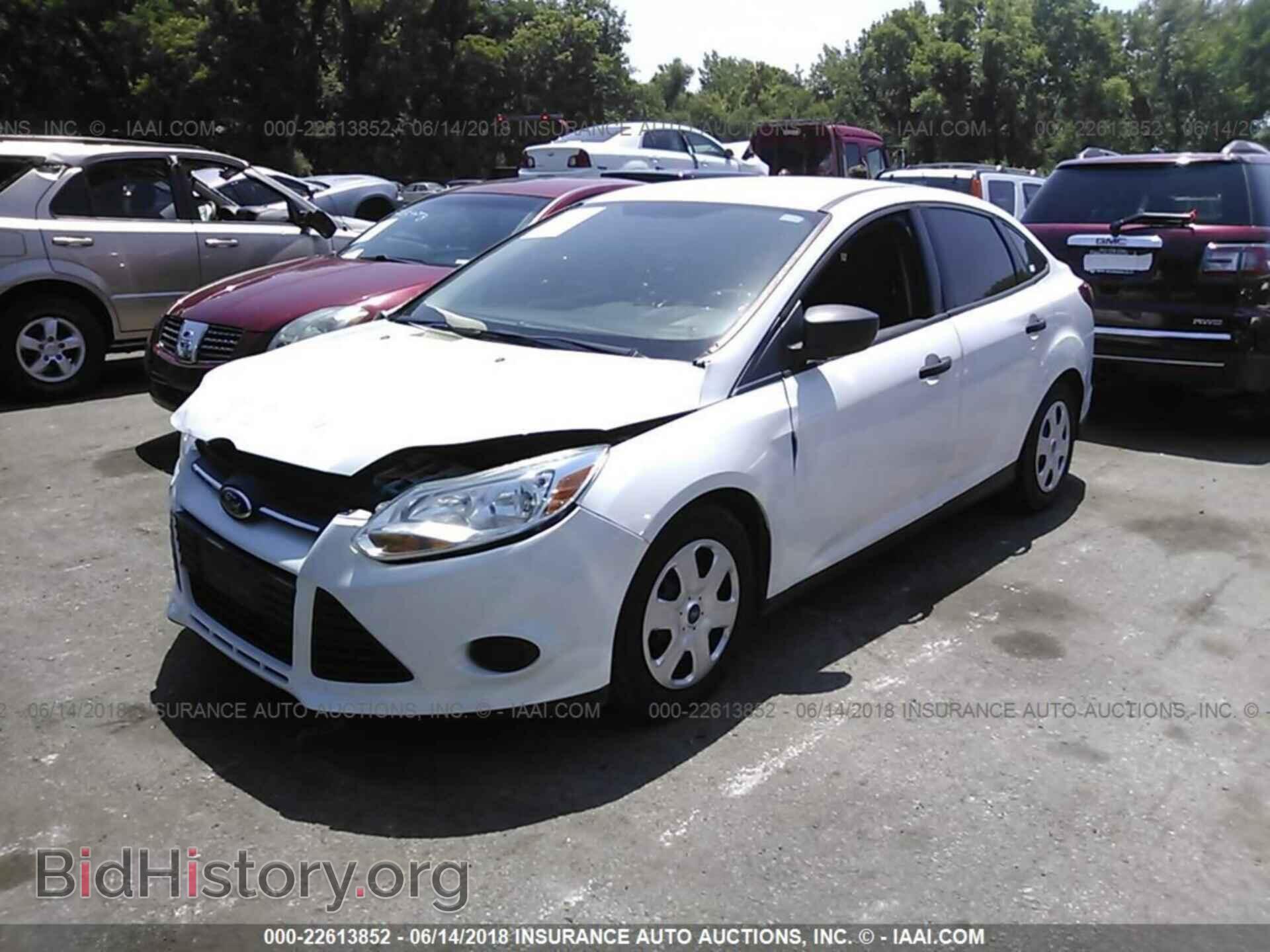 2012 Ford Focus - VIN: 1FAHP3E23CL371463 - Photo 2