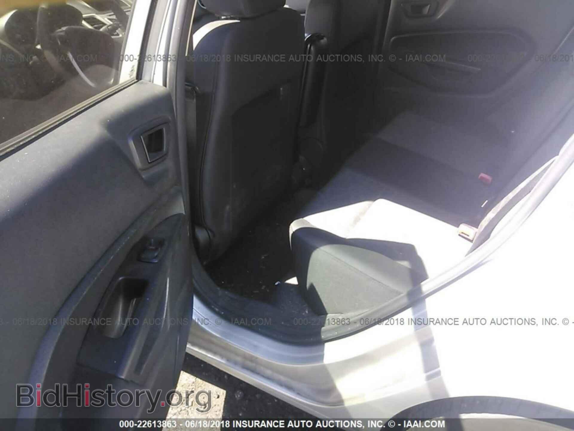 2011 Ford Fiesta - VIN: 3FADP4EJ8BM149218 - Фото 8