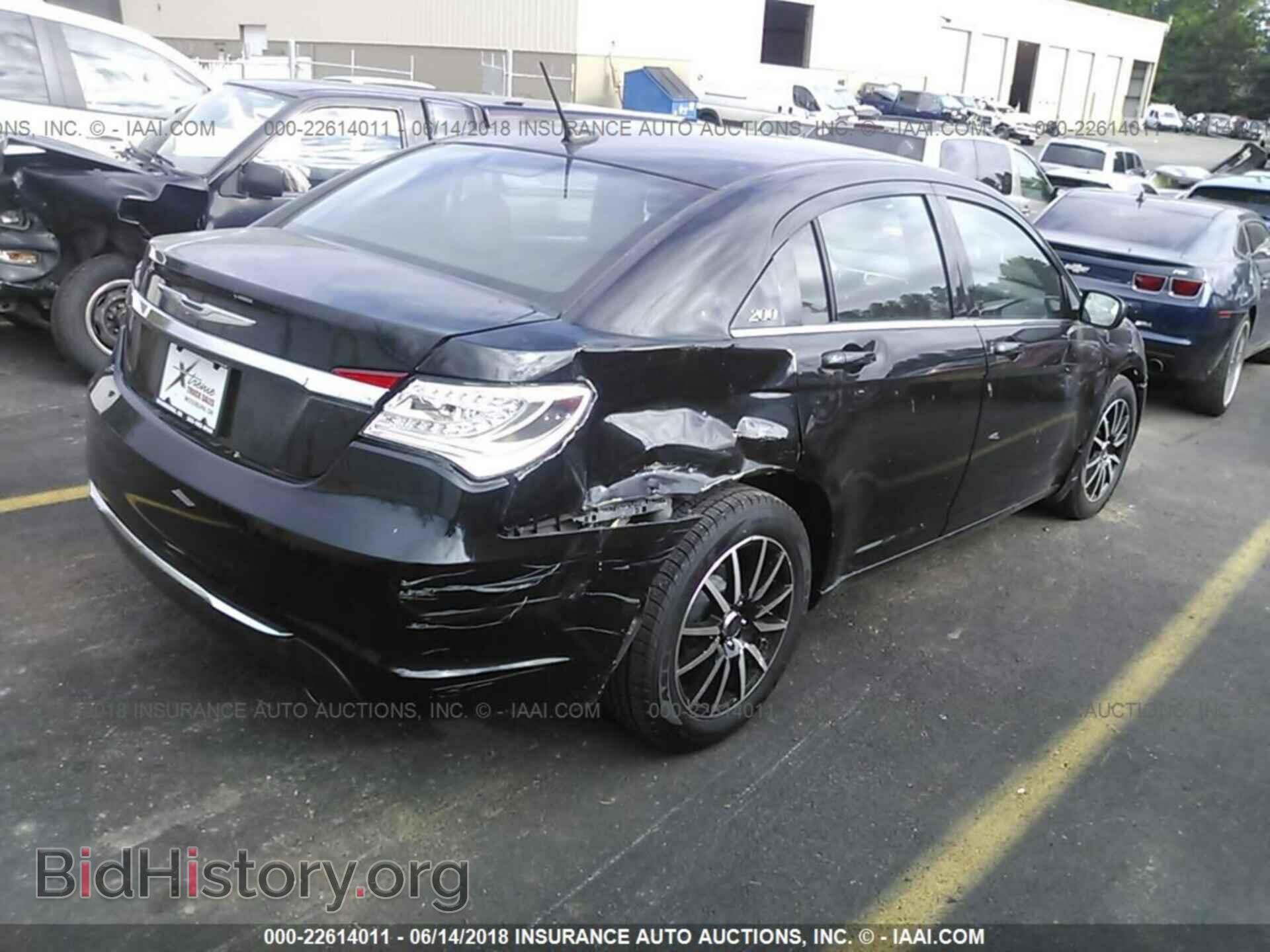 2013 Chrysler 200 - VIN: 1C3CCBAG8DN723619 - Photo 4