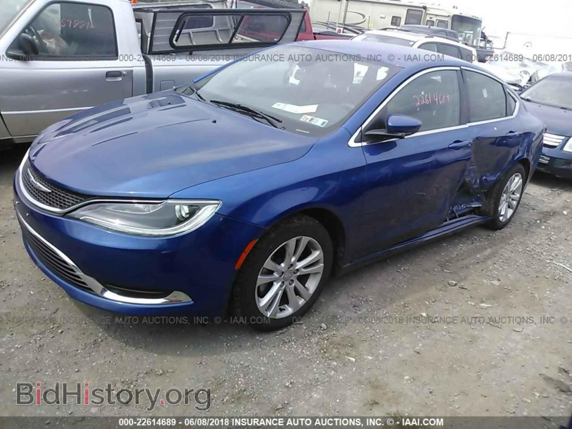 2015 Chrysler 200 - VIN: 1C3CCCAB3FN732161 - Photo 2