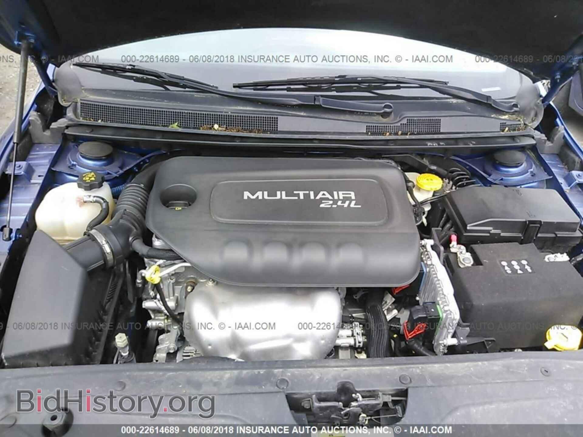 2015 Chrysler 200 - VIN: 1C3CCCAB3FN732161 - Photo 10