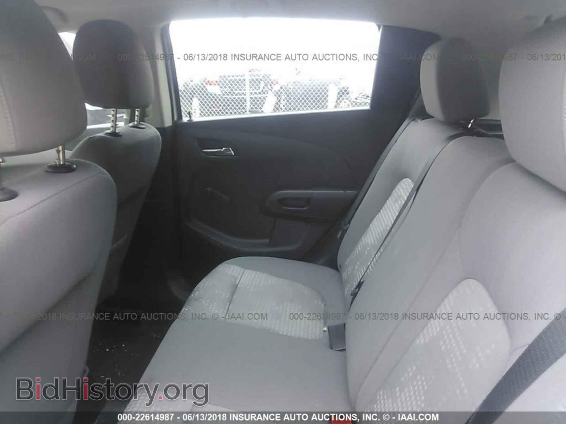 2014 Chevrolet Sonic - VIN: 1G1JA6SG4E4174385 - Фото 8