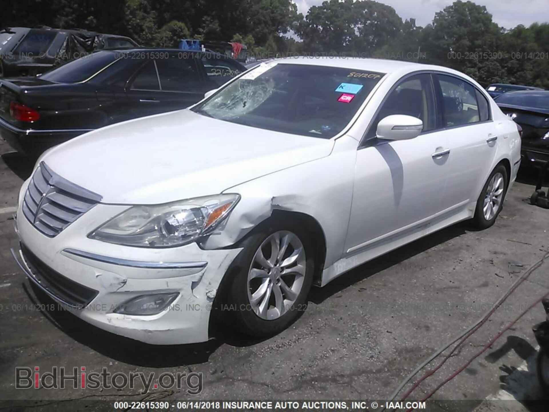2013 Hyundai Genesis - VIN: KMHGC4DD3DU219605 - Фото 2