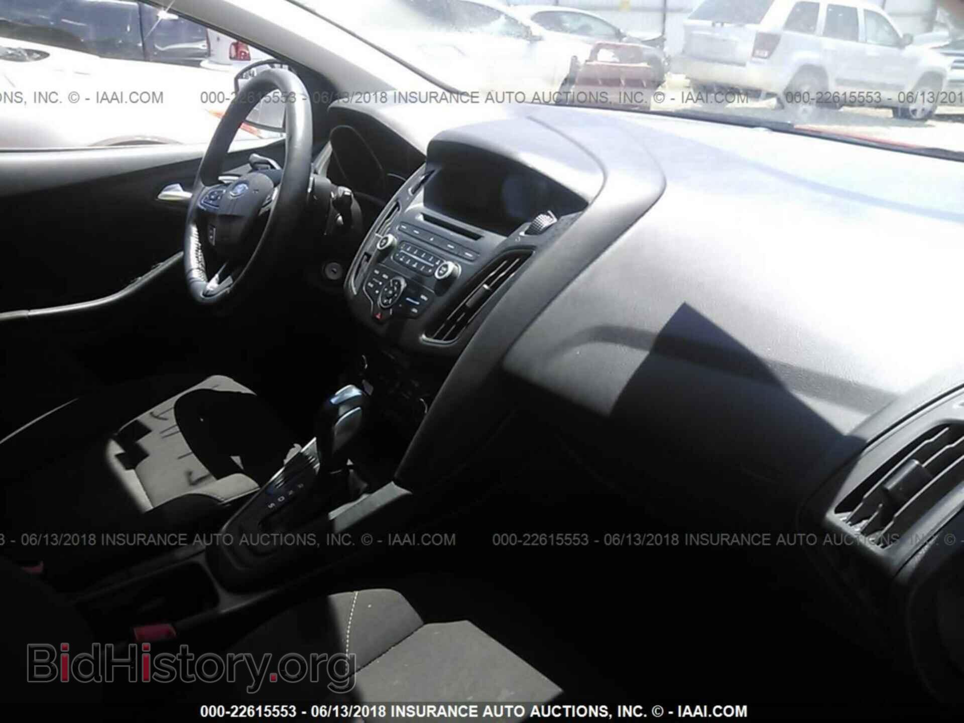 2016 Ford Focus - VIN: 1FADP3K24GL225257 - Фото 5