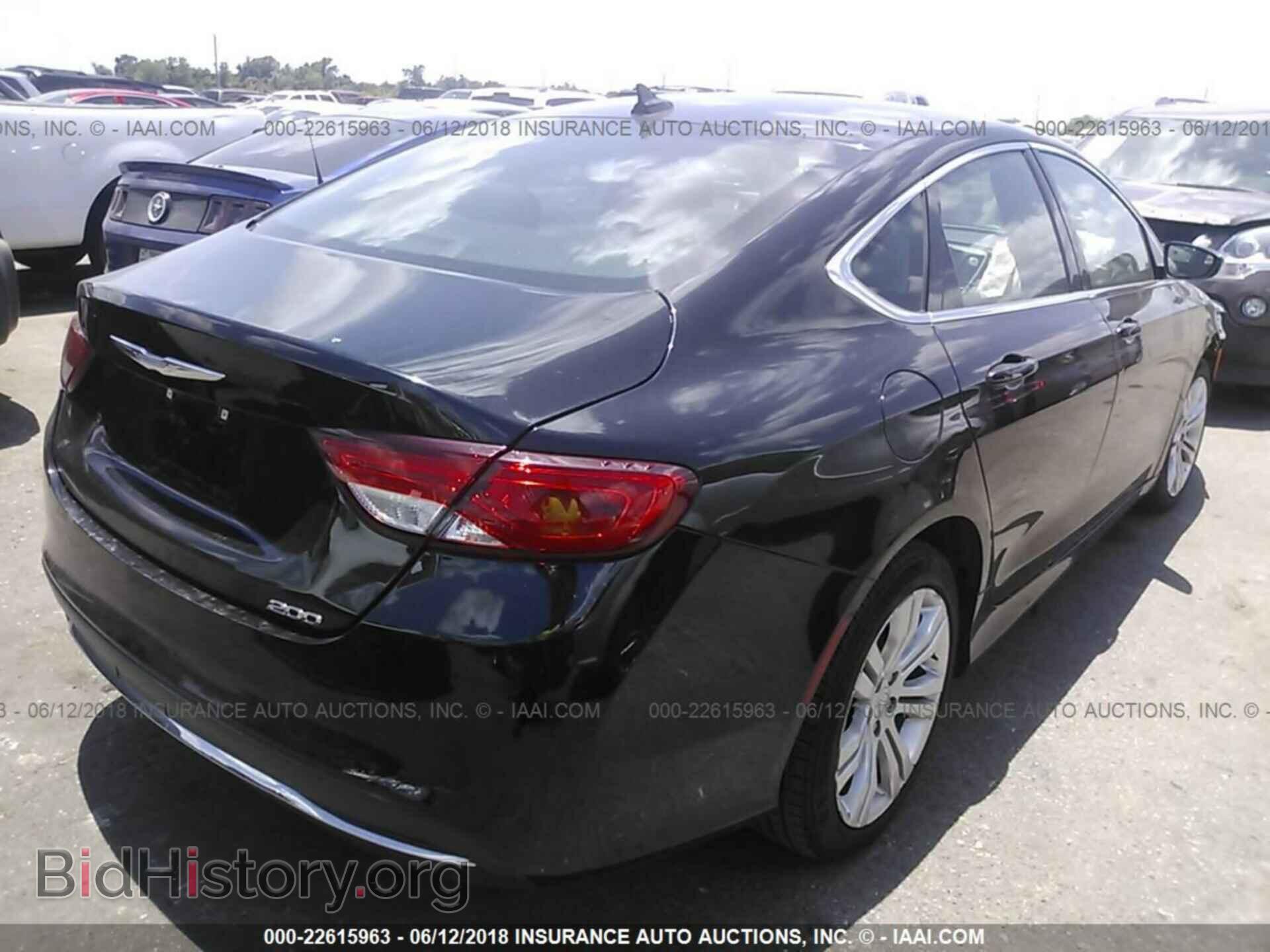 2015 Chrysler 200 - VIN: 1C3CCCAB0FN642644 - Фото 4