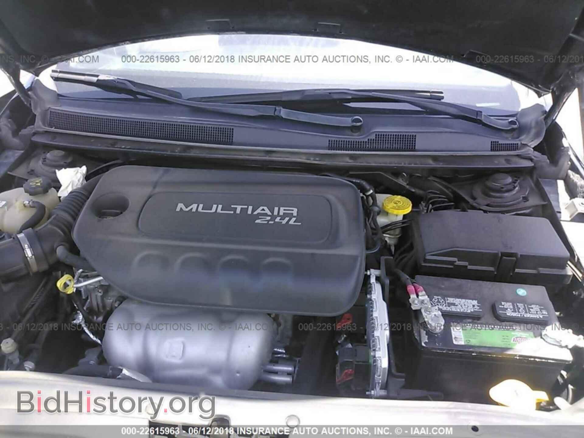 2015 Chrysler 200 - VIN: 1C3CCCAB0FN642644 - Фото 10