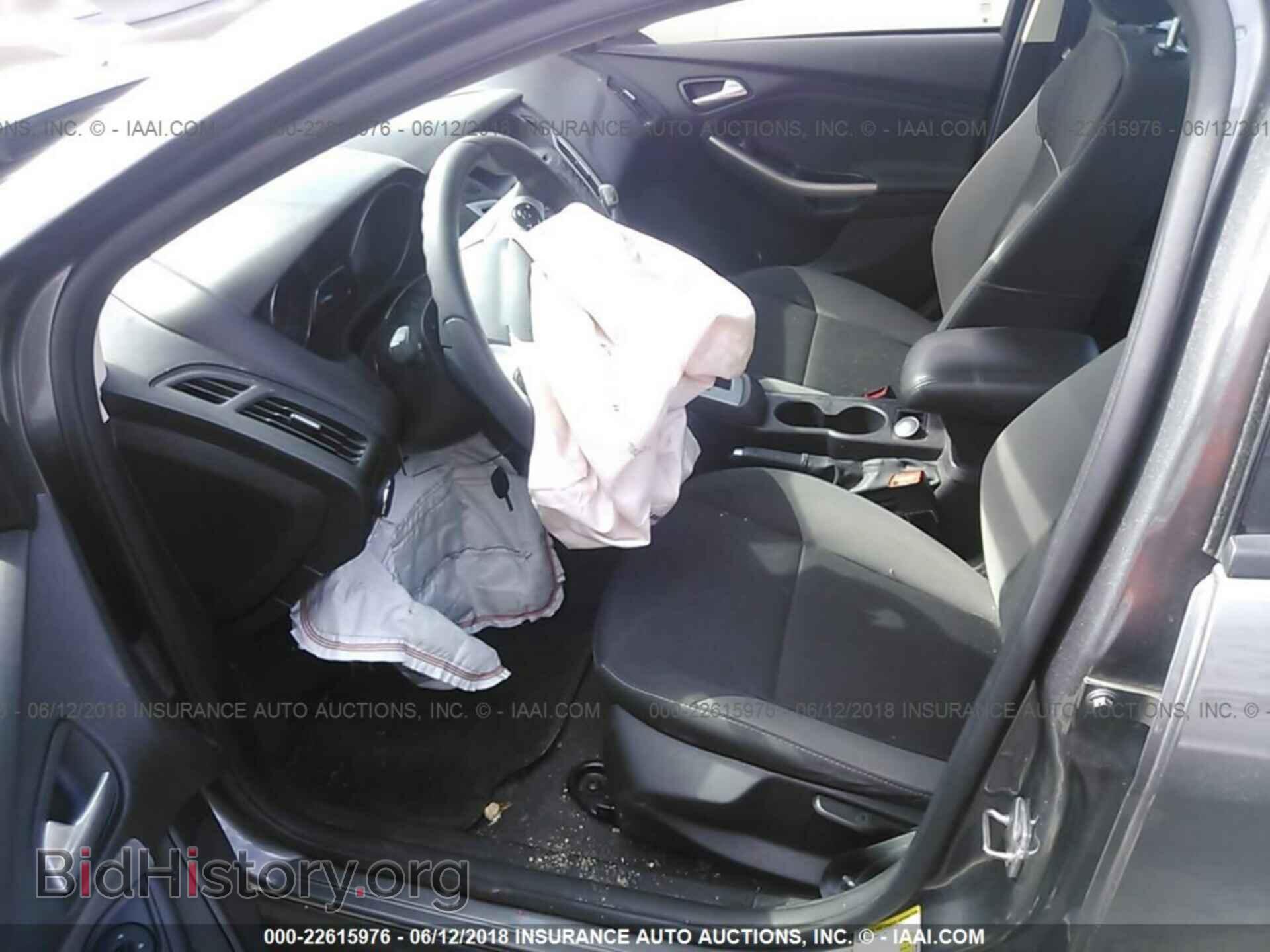 2014 Ford Focus - VIN: 1FADP3F23EL304880 - Photo 5