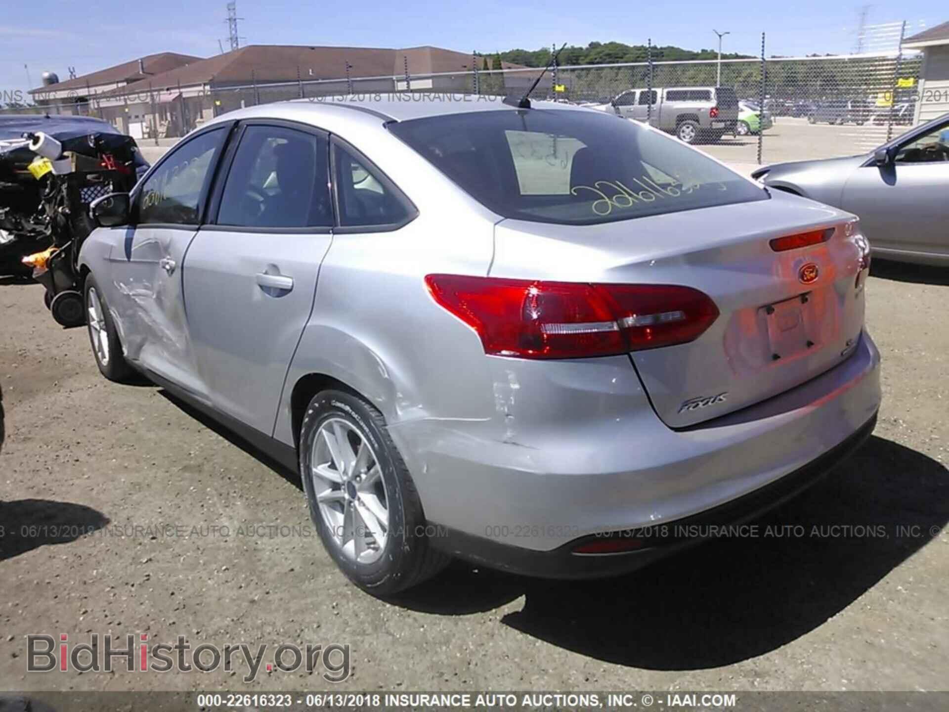 2016 Ford Focus - VIN: 1FADP3F21GL319901 - Photo 3