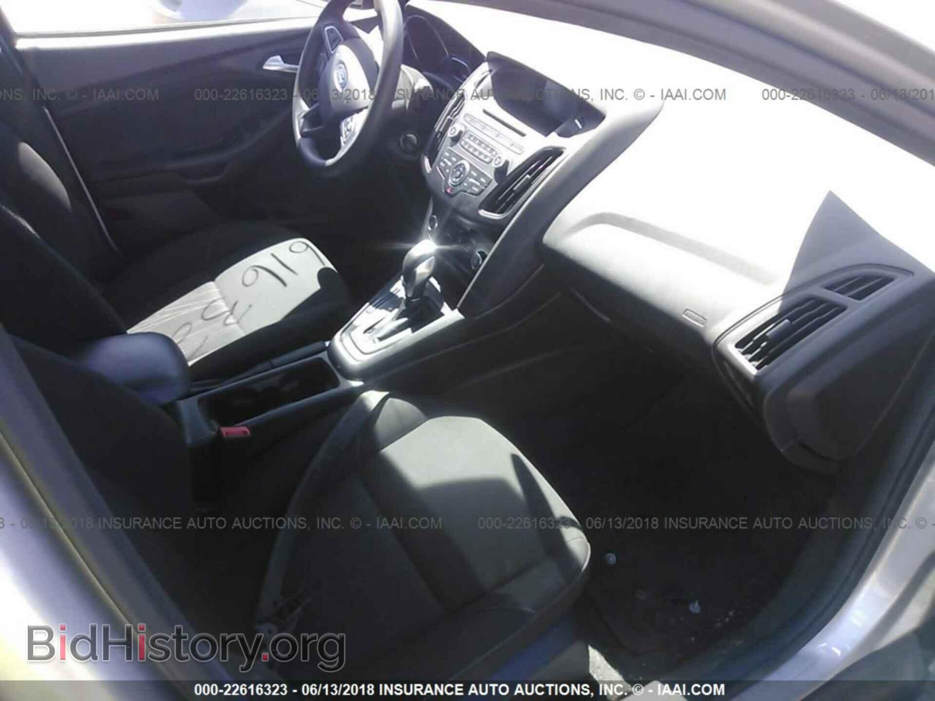2016 Ford Focus - VIN: 1FADP3F21GL319901 - Photo 5