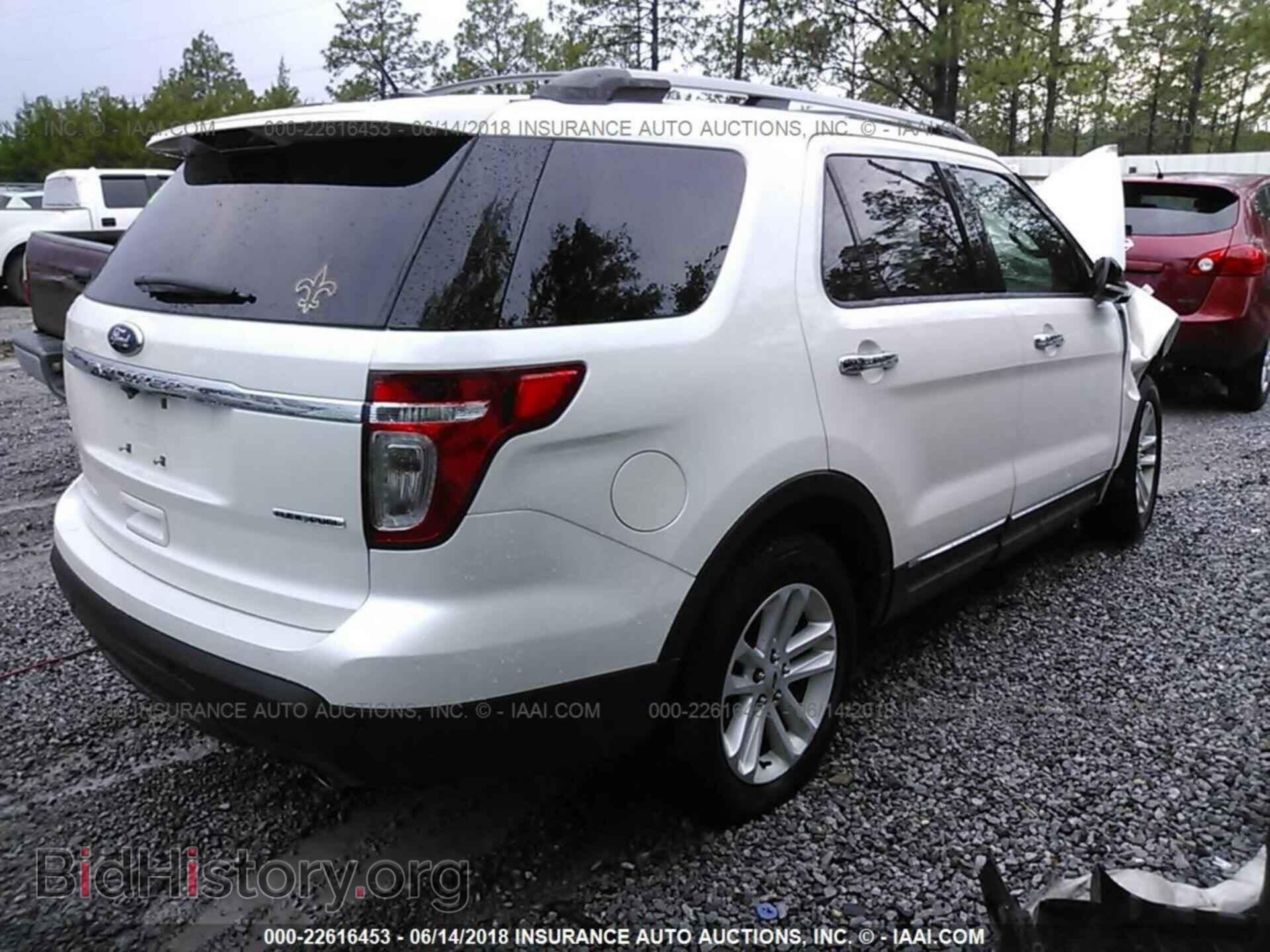 2014 Ford Explorer - VIN: 1FM5K7D82EGB48976 - Photo 4