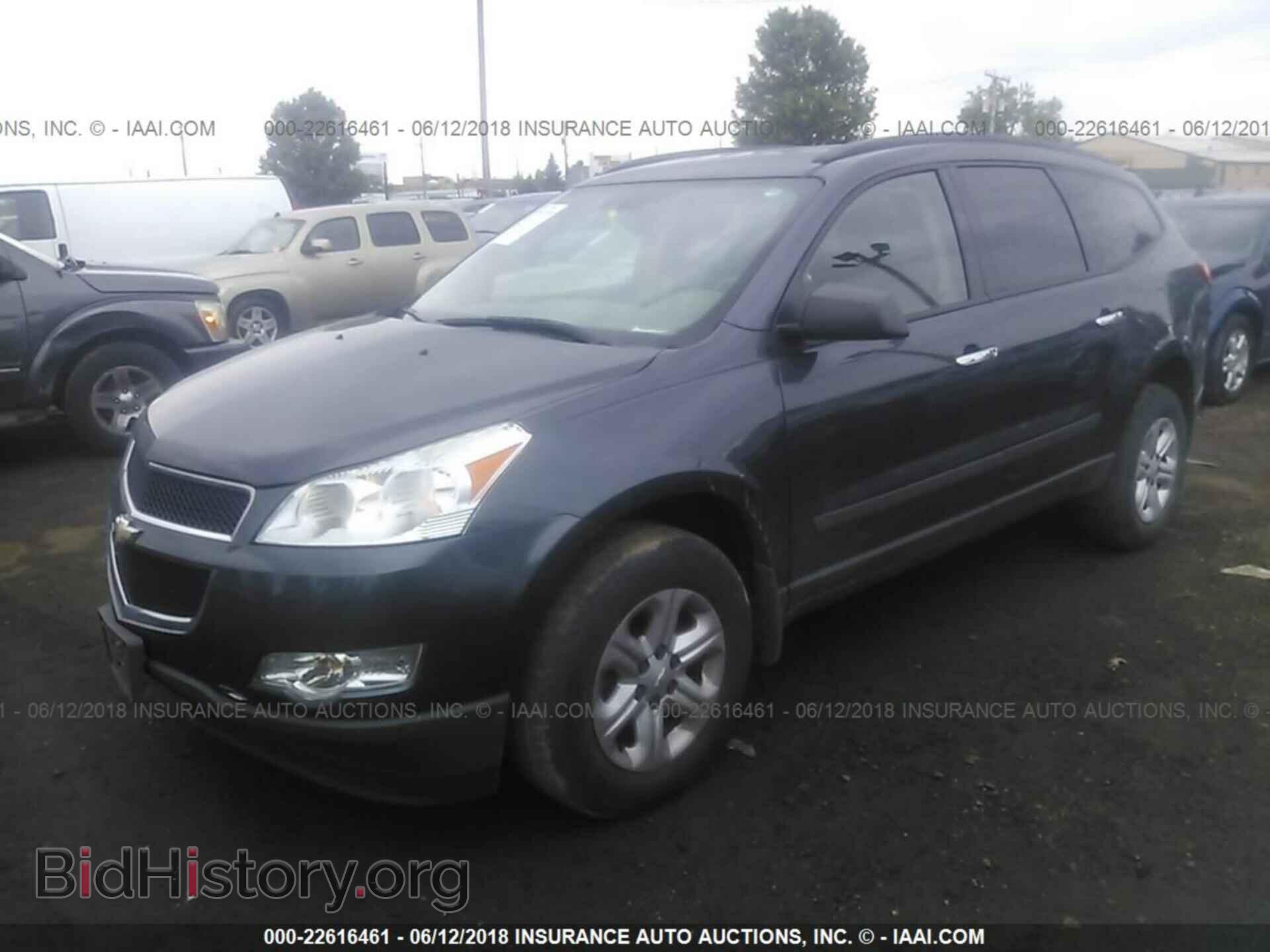2012 Chevrolet Traverse - VIN: 1GNKRFED4CJ354669 - Фото 2