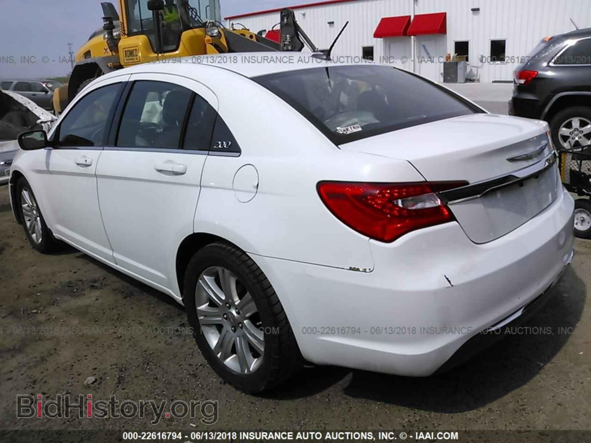 2013 Chrysler 200 - VIN: 1C3CCBAB6DN639979 - Photo 3