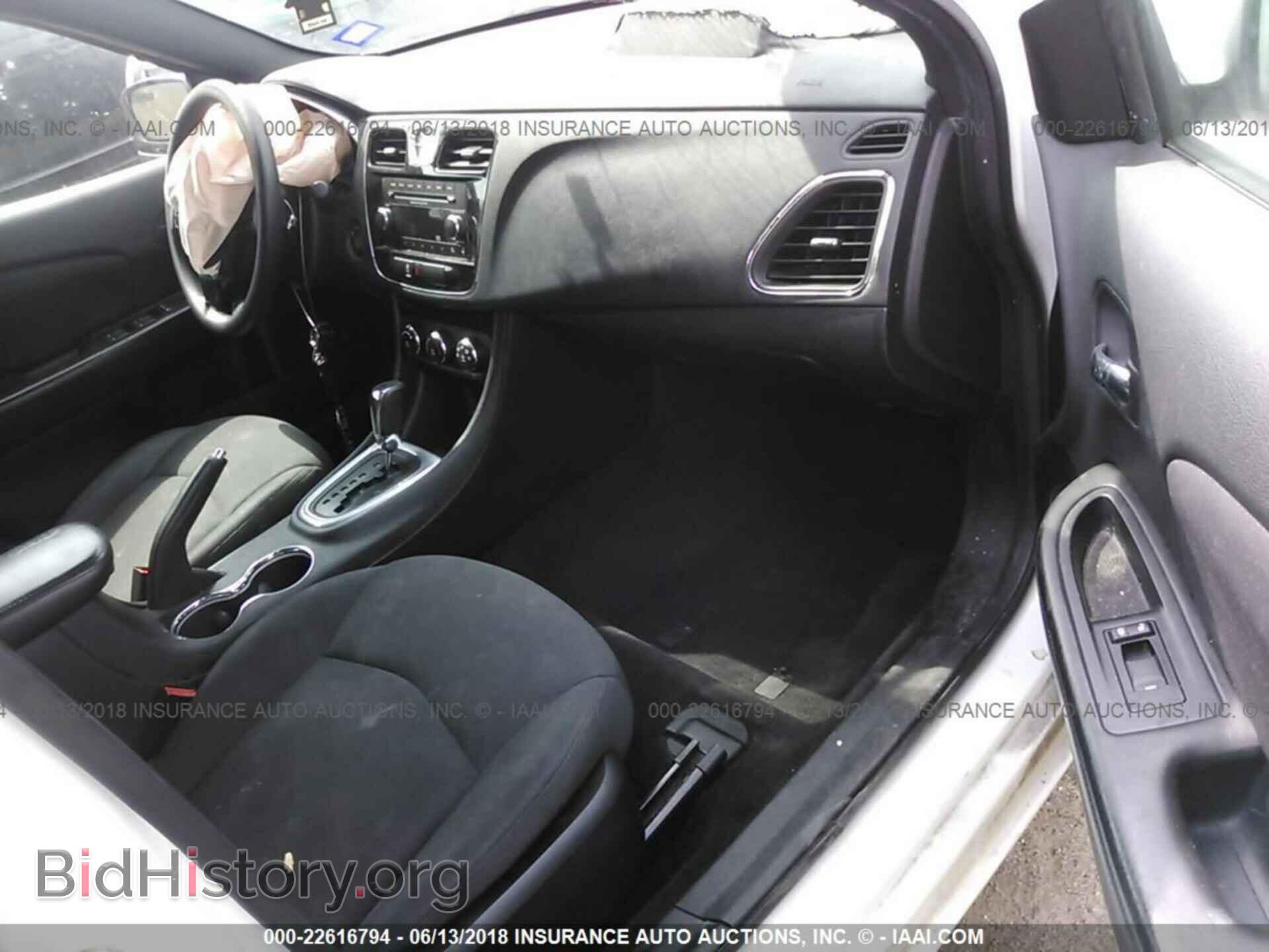 2013 Chrysler 200 - VIN: 1C3CCBAB6DN639979 - Photo 5