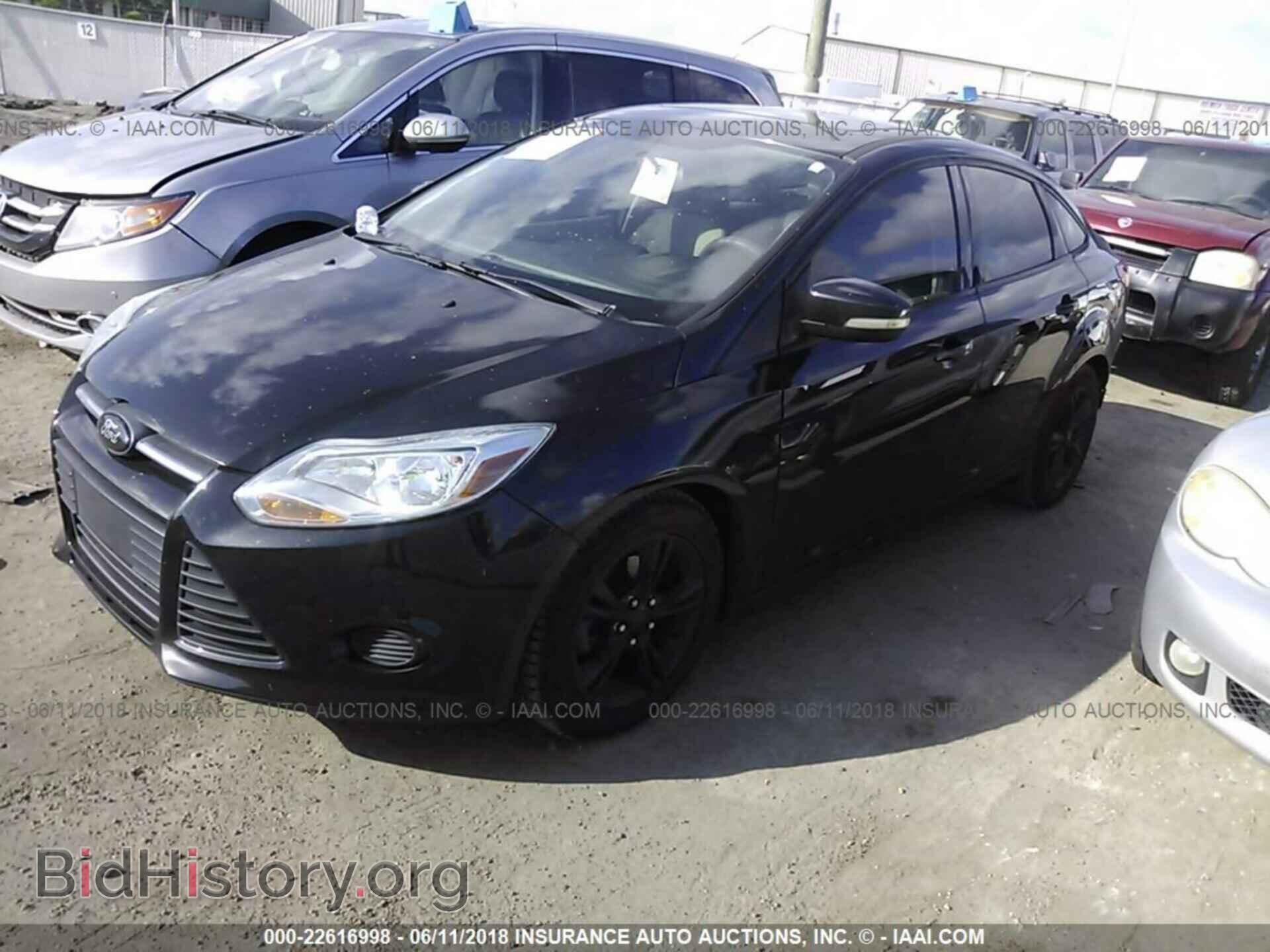 2014 Ford Focus - VIN: 1FADP3F29EL230820 - Фото 2