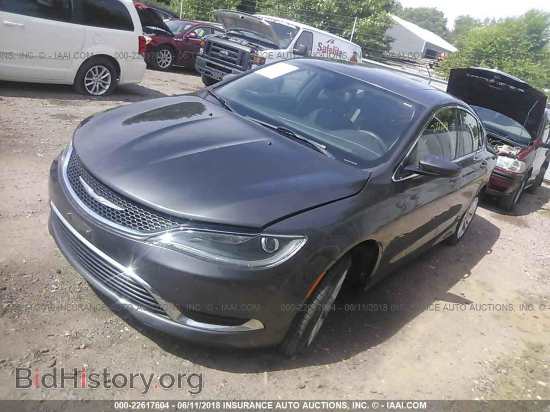 2015 Chrysler 200 - VIN: 1C3CCCABXFN633305 - Фото 2