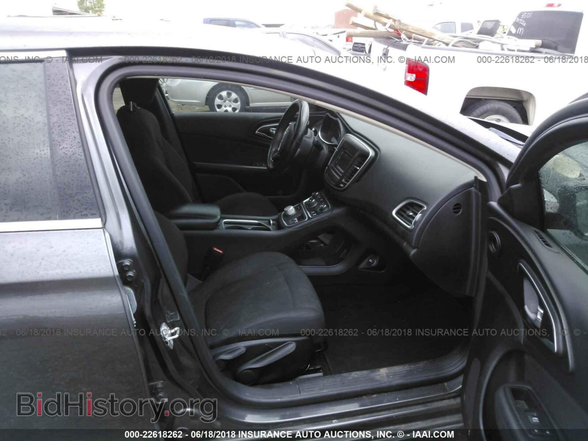 2015 Chrysler 200 - VIN: 1C3CCCABXFN706396 - Photo 5
