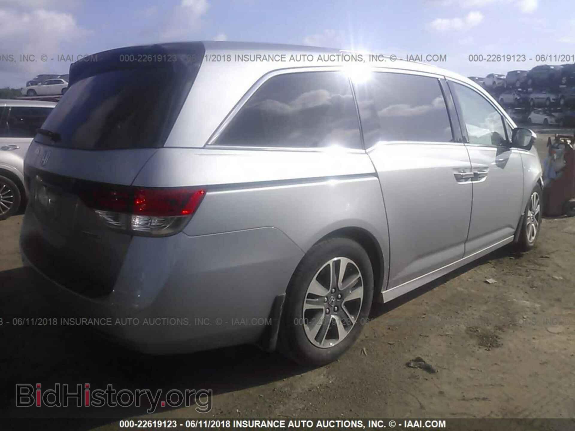 2016 Honda Odyssey - VIN: 5FNRL5H90GB095721 - Фото 4
