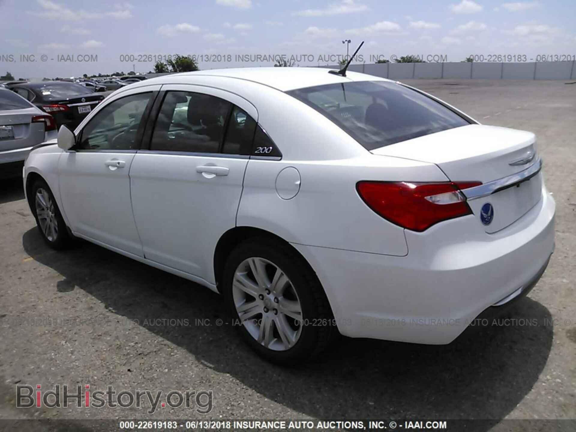 2013 Chrysler 200 - VIN: 1C3CCBABXDN648247 - Photo 3